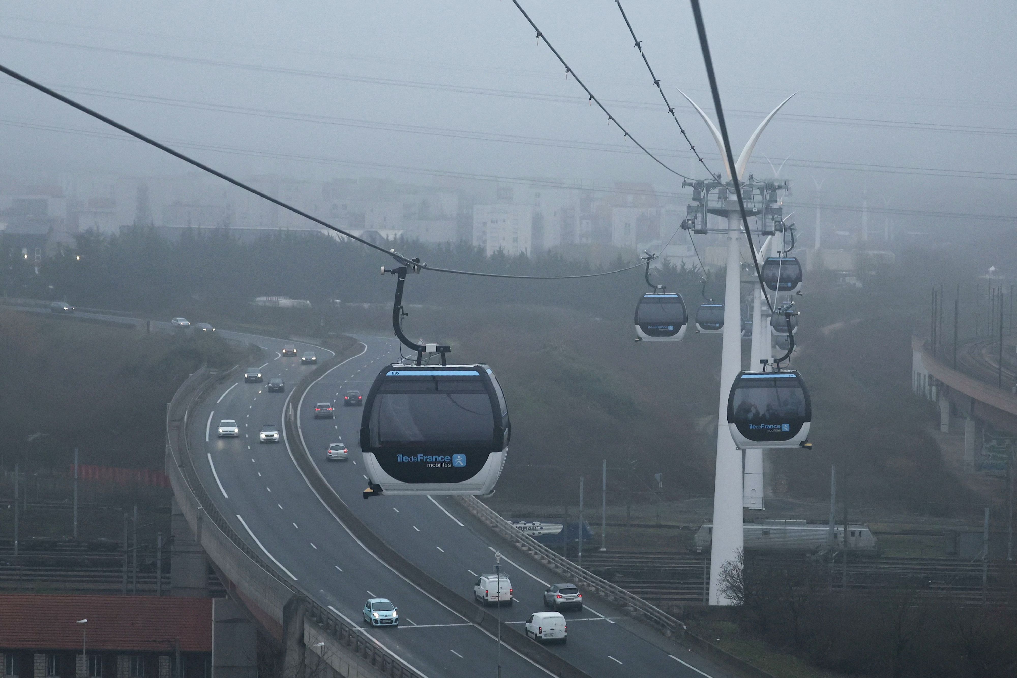 Am Samstag ist in Paris die erste Stadtseilbahn in Betrieb gegangen.