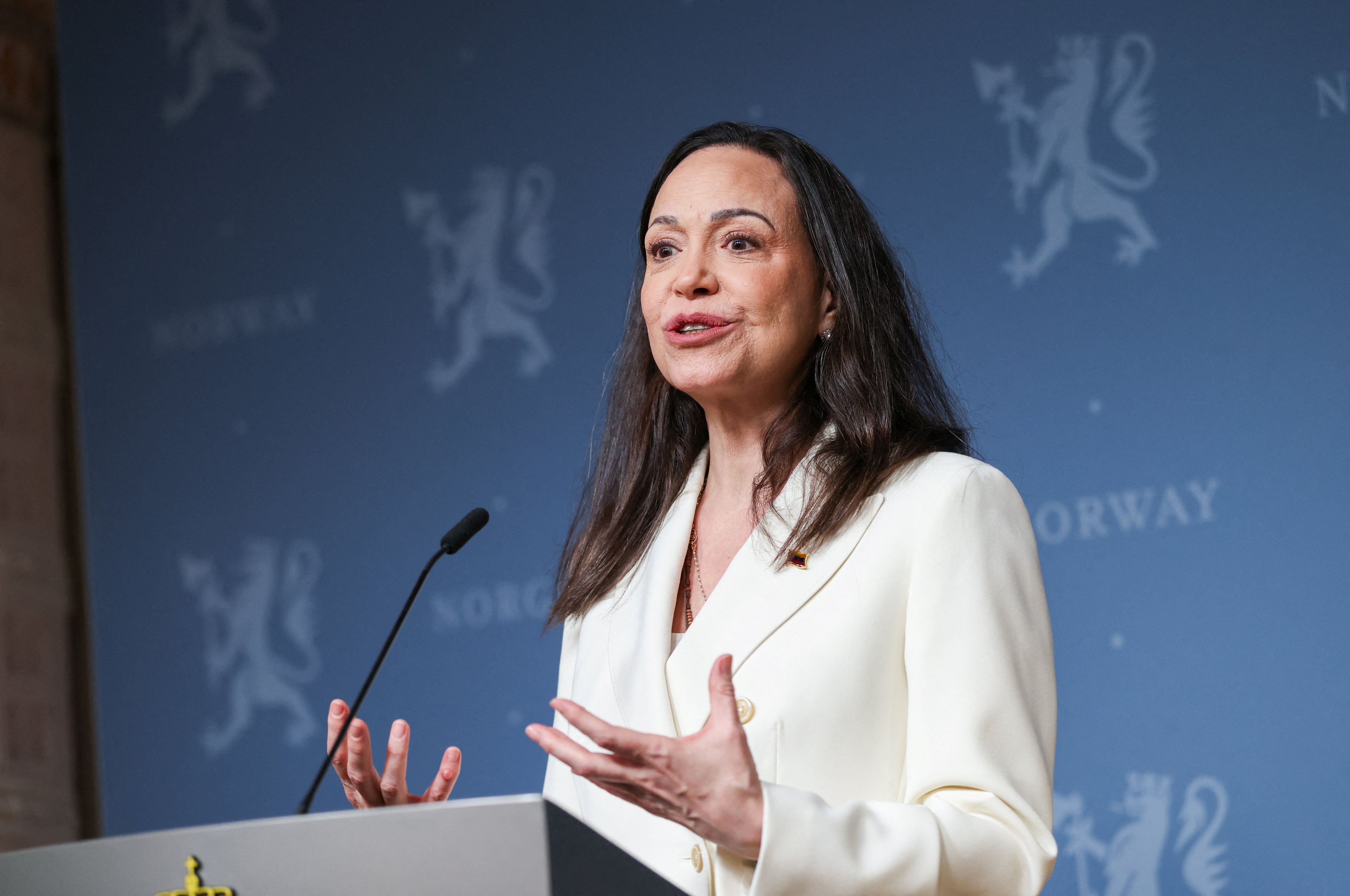 Die diesjährige Friedensnobelpreisträgerin María Corina Machado nennt Trump 