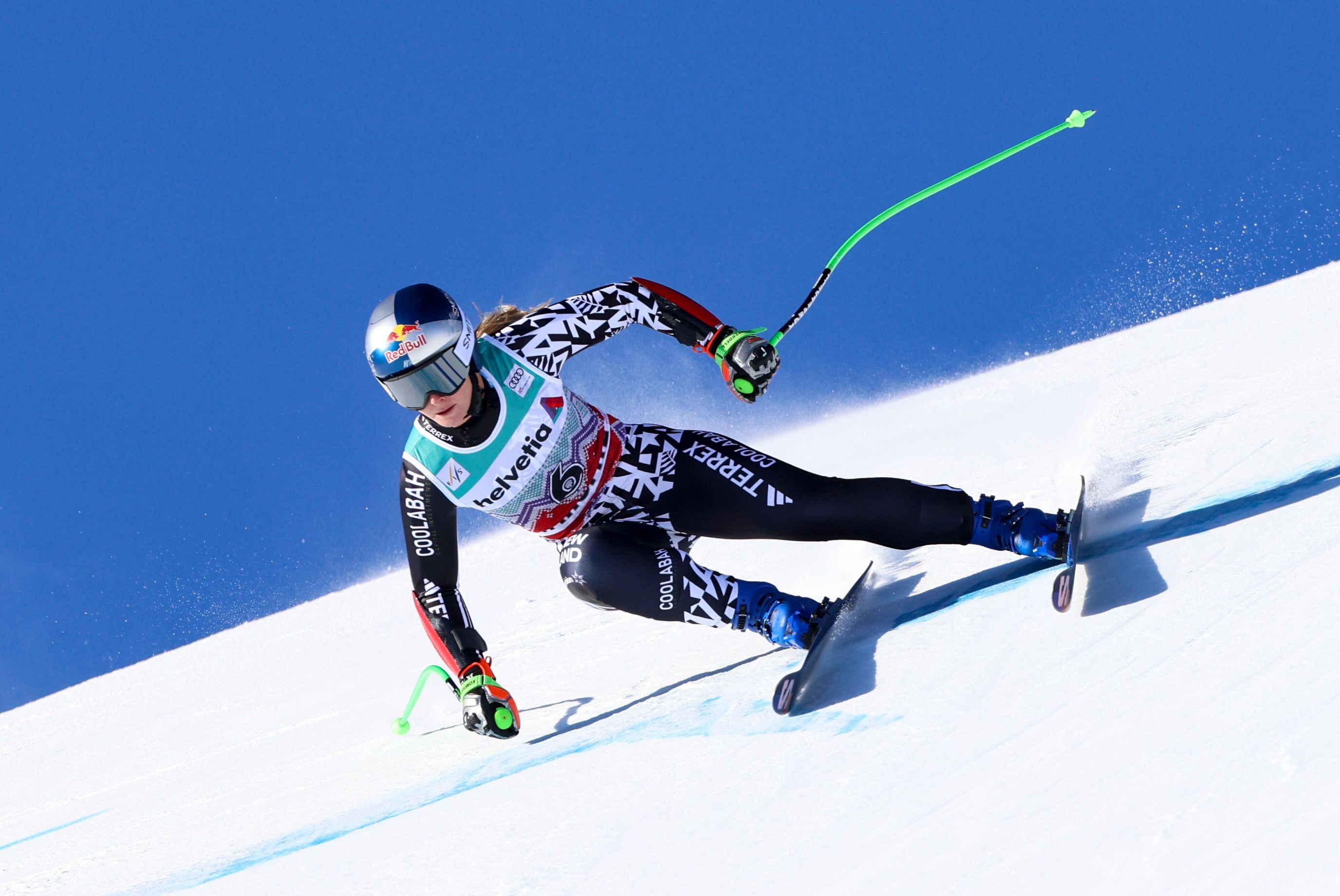 Alice Robinson carvte zu ihrem ersten Super-G-Sieg.