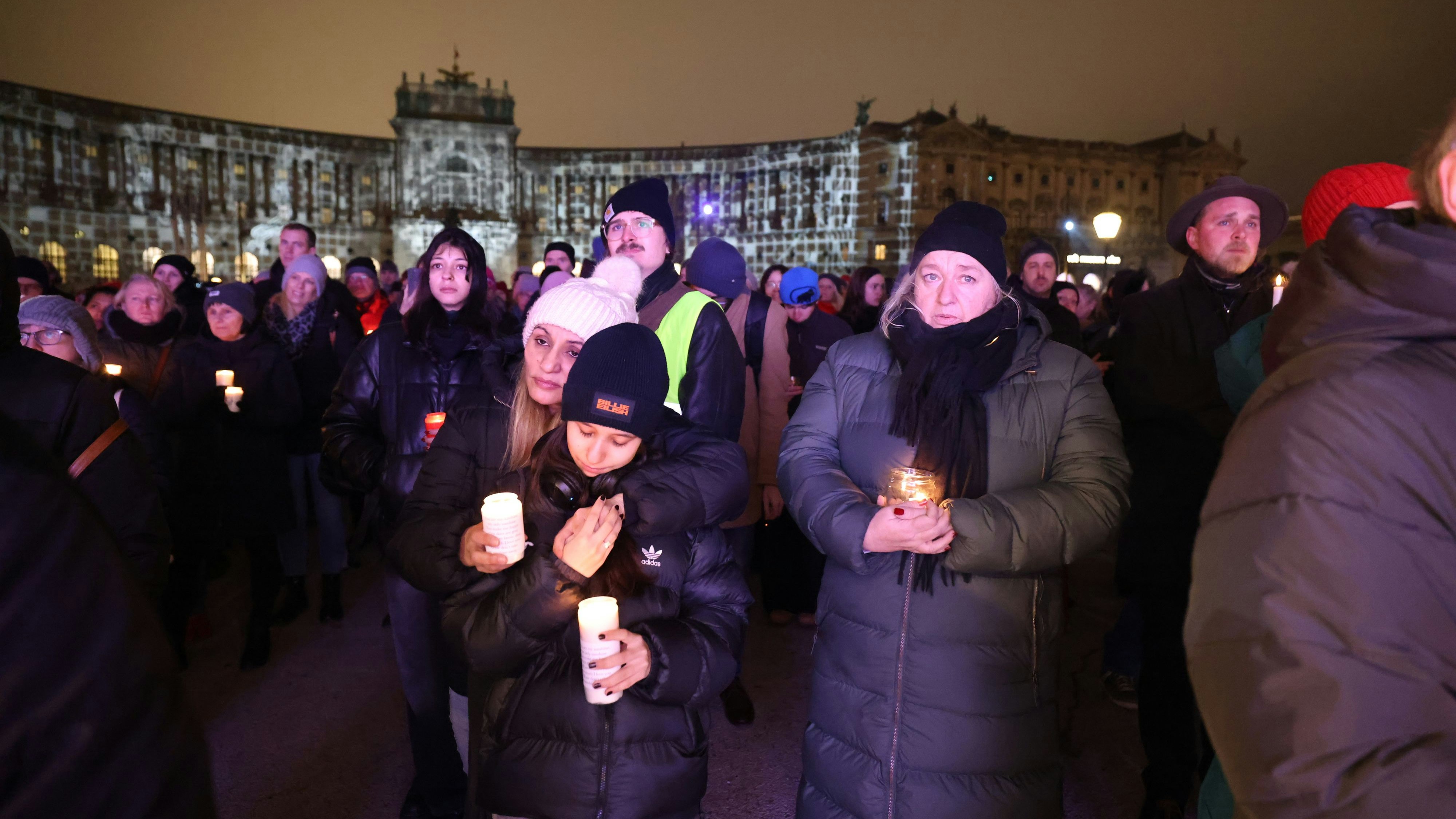 Lichtermeer für Jenni - Heldenplatz