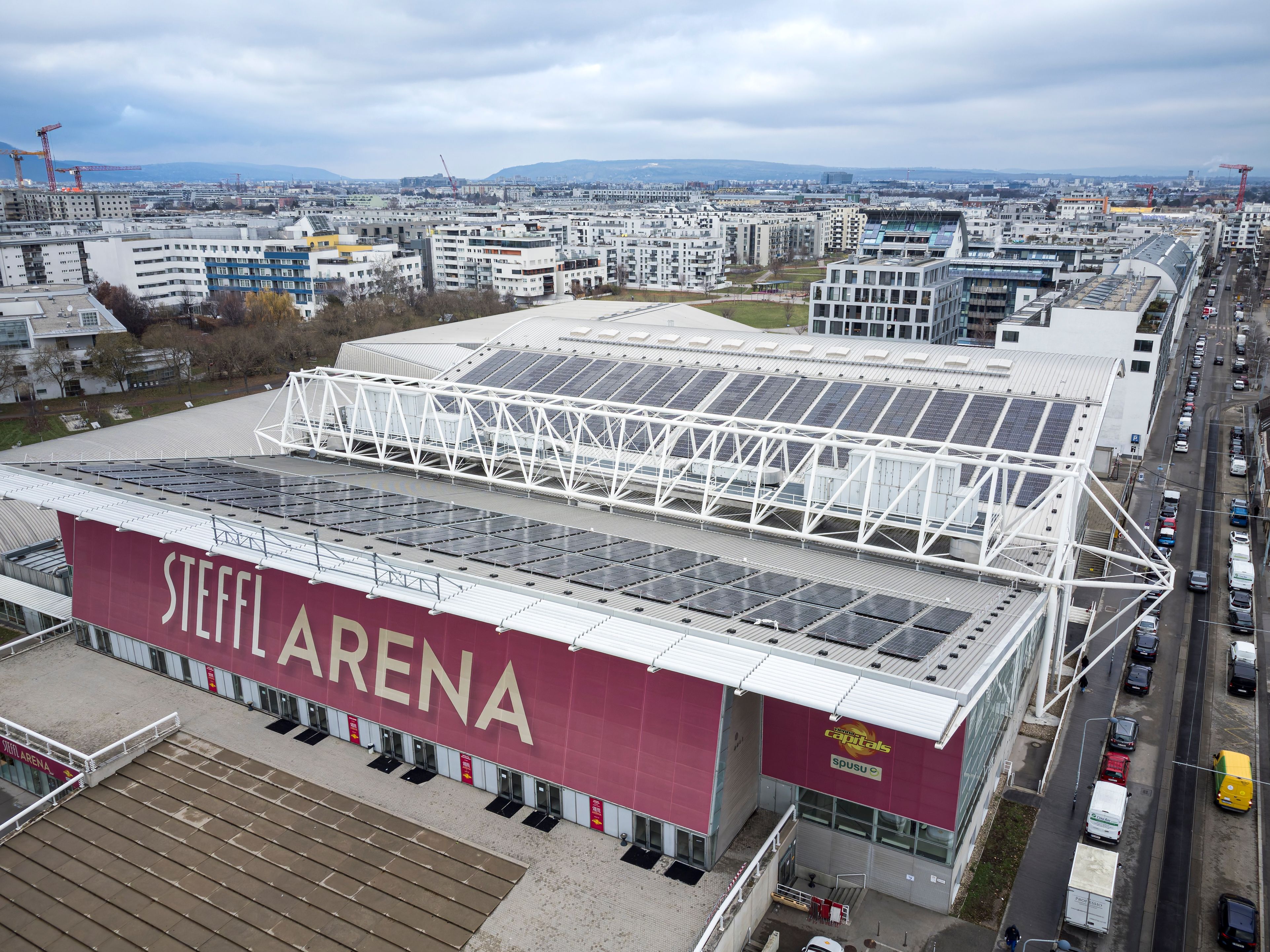Die Steffl Arena wird nun durch eine neue PV-Anlage mit Energie versorgt.