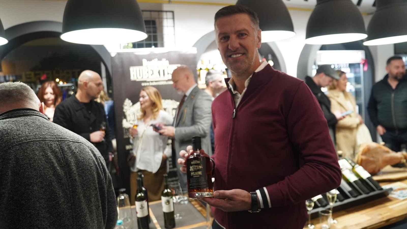 Neuer Edel-Store in Wien! Ex-Kicker mit eigenem Schnaps