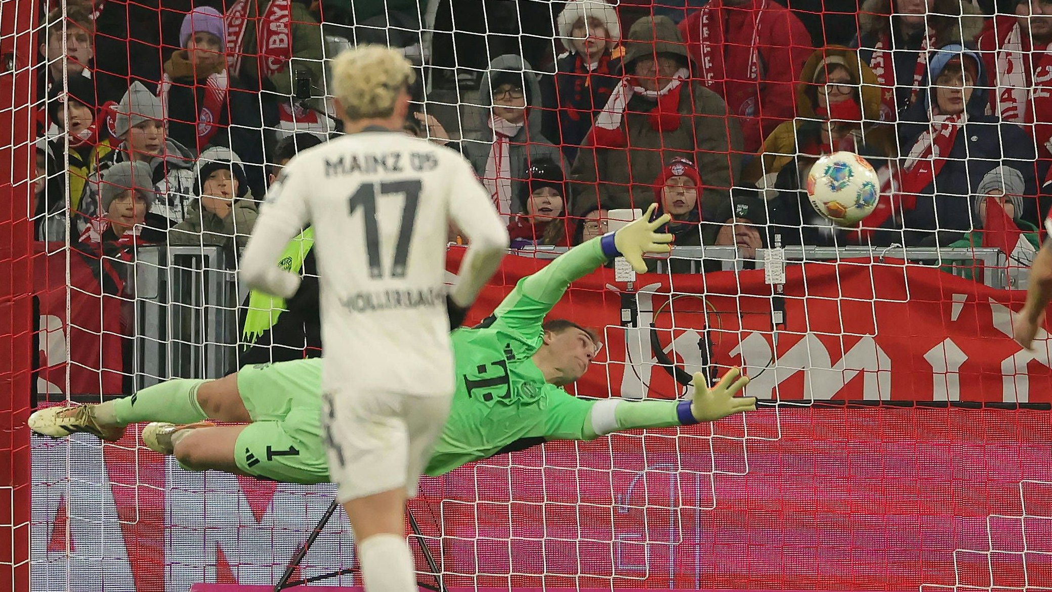 Heute.at - Star-Keeper Neuer fällt bei Bayern verletzt aus
