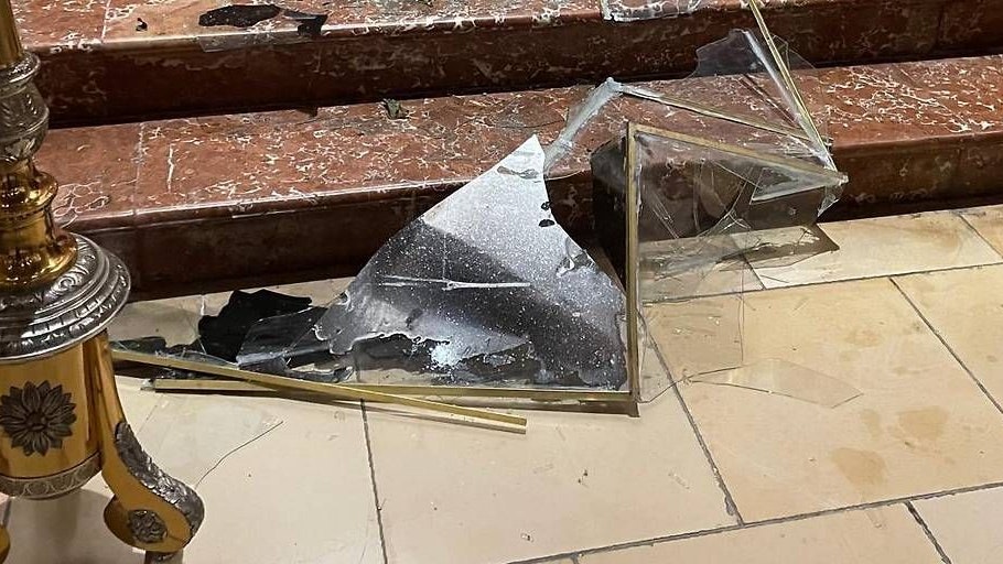 Heute.at - Vandalismus in Kirche – Kunstinstallation zerstört