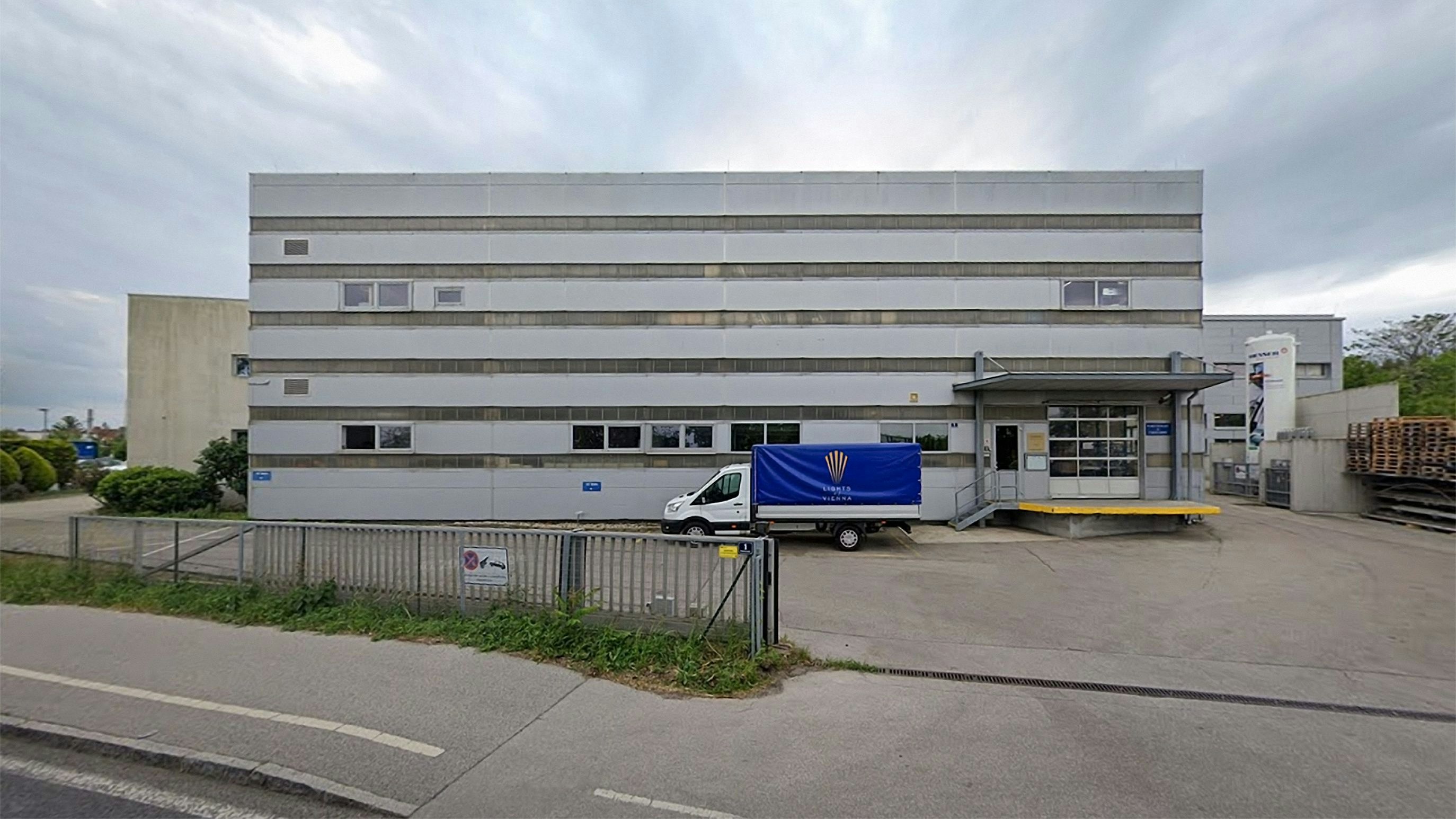 Aus diesem unauffälligen Gebäude beliefert Lights of Vienna 49 Länder auf fünf Kontinenten der Erde.