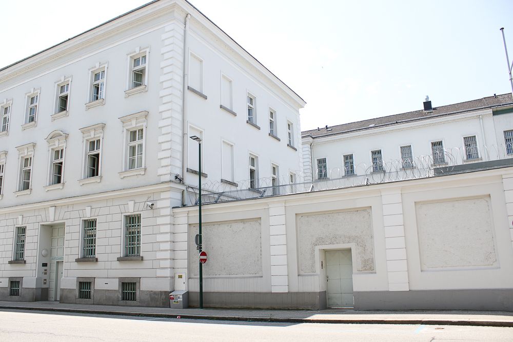 Die Justizanstalt Wels ist mit einer Auslastung von über 113 Prozent viel zu voll.