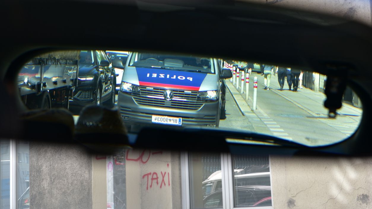 Heute.at - Duo schlägt Räuber mit Korb und Hocker in die Flucht