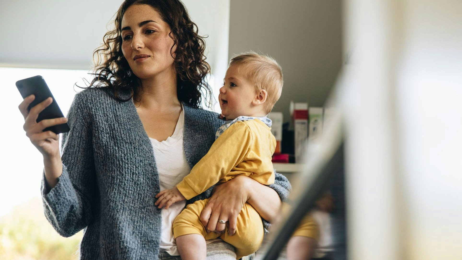 Heute.at - Studie schlägt Alarm – Mütter am Handy stressen Babys