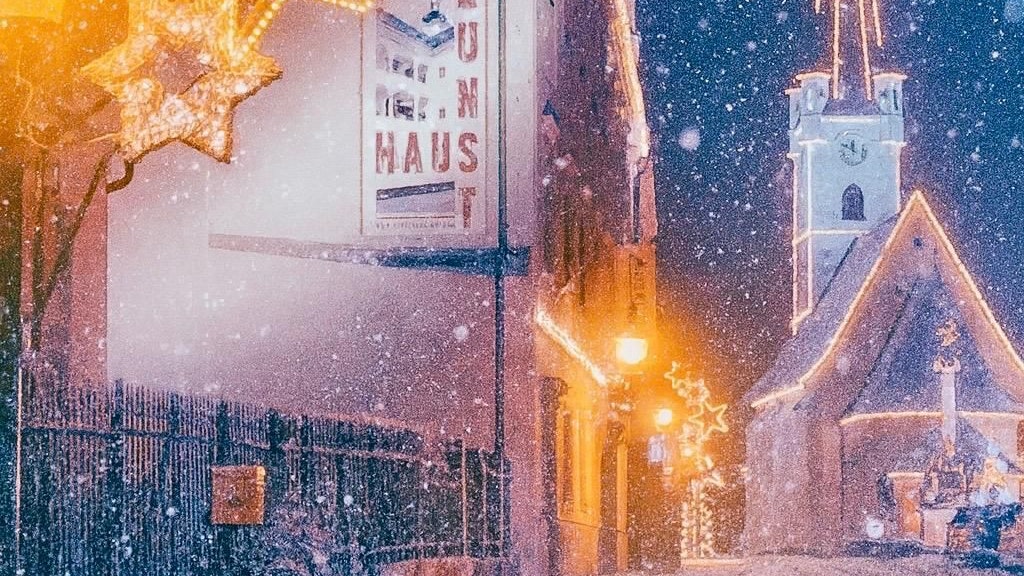 Lkw-Fahrer stößt sich an Horner Weihnachtsbeleuchtung