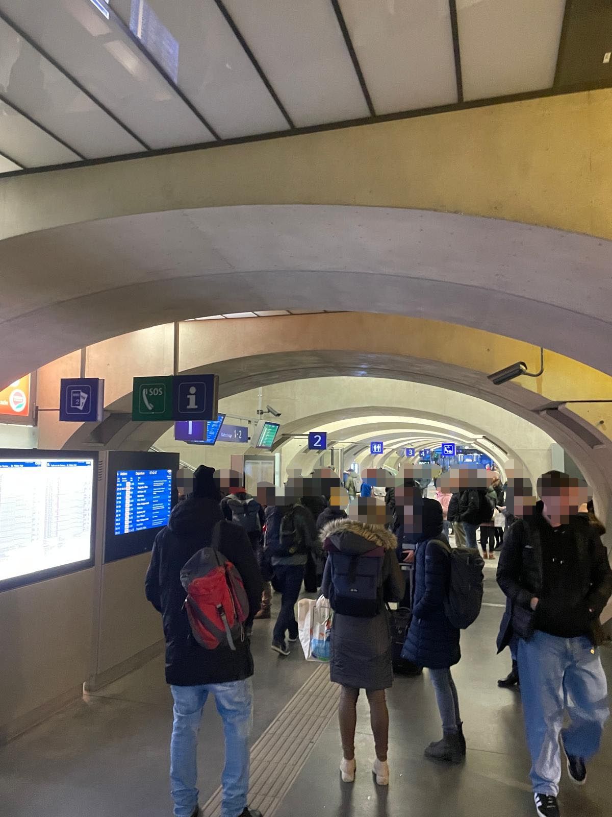 Heute.at - Frühzug gestrichen – Für uns ist das eine Katastrophe