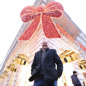 30 Euro Strafe für Mascherl-Fans: Was der Erfinder davon hält