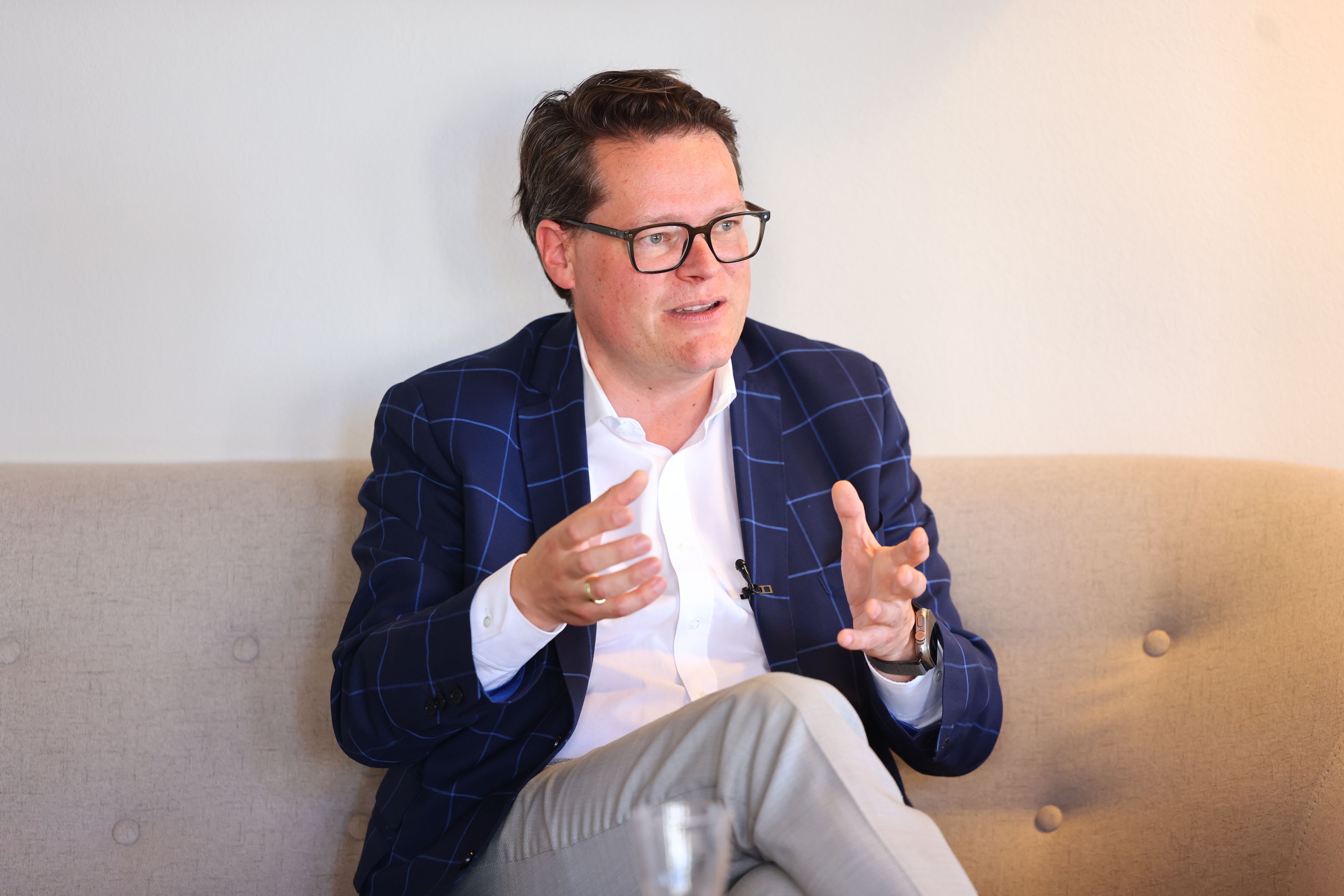 Trotz des Budgestlochs will sich Stadtrat Jürgen Czernohorszky.