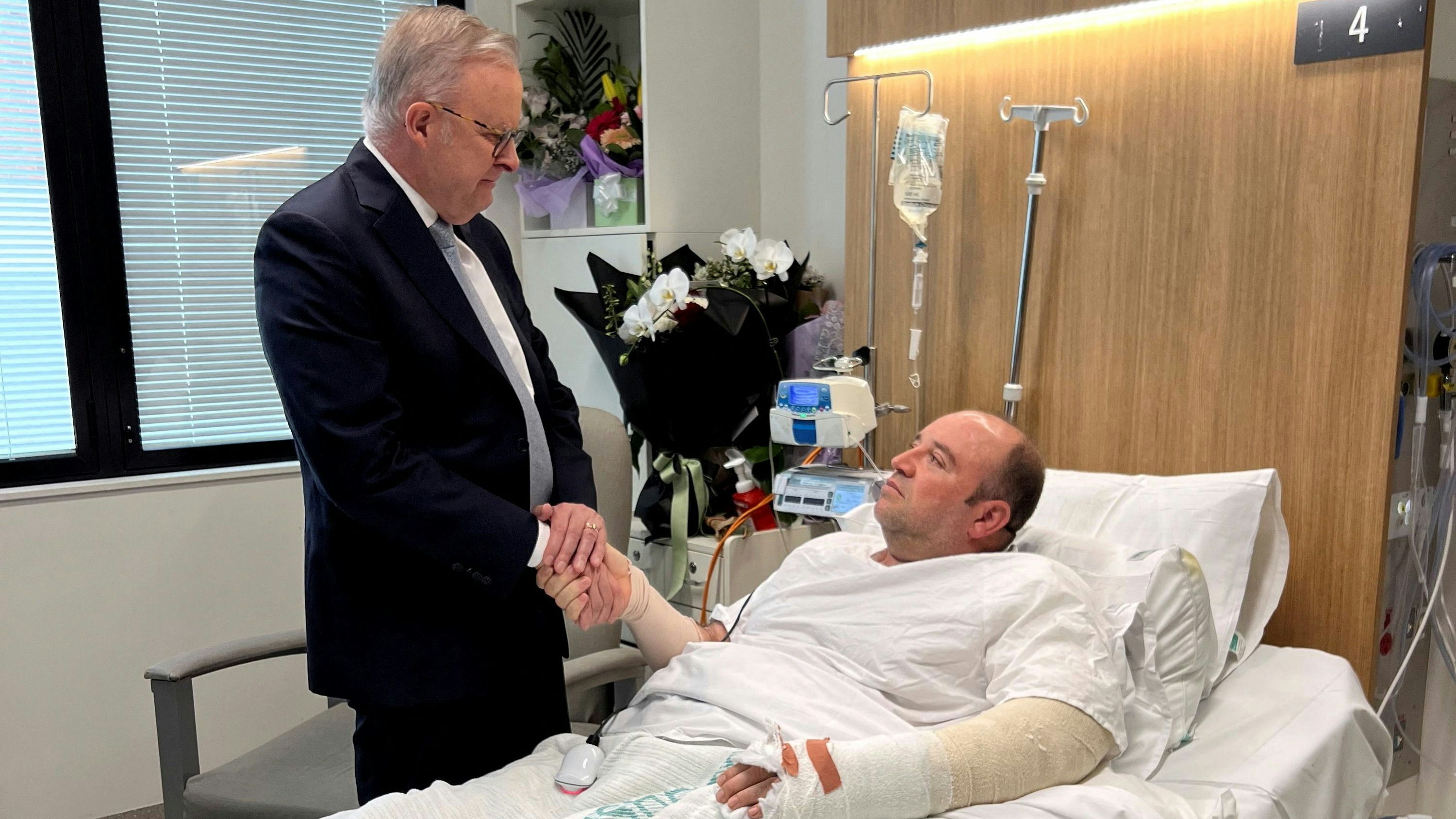 Heute.at - Australiens Premier besuchte Held von Sydney im Spital
