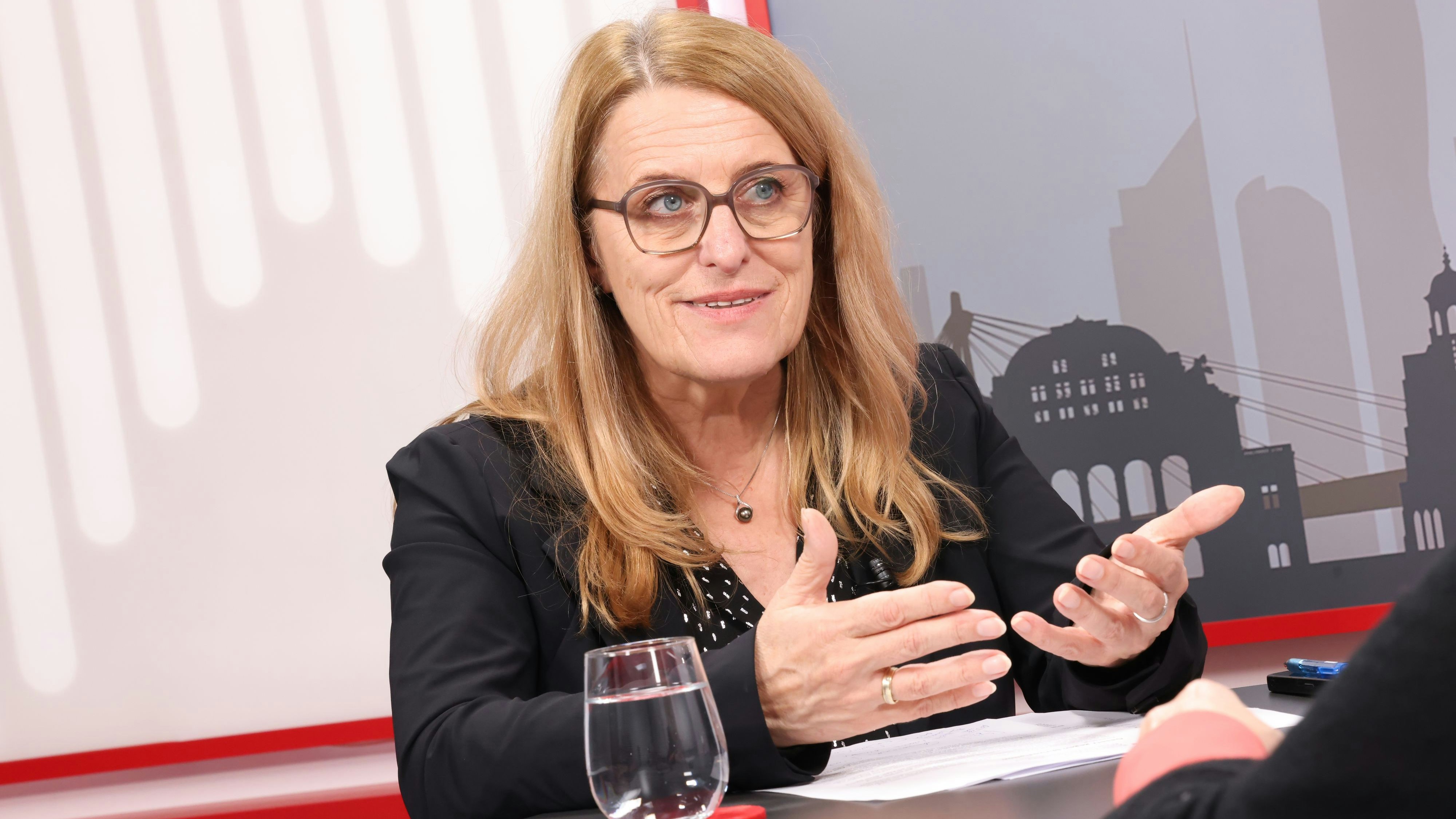 SP-Gesundheitsstaatssekretärin Ulrike Königsberger-Ludwig: "Jede und jeder, der eine Impfung möchte, bekommt auch eine."