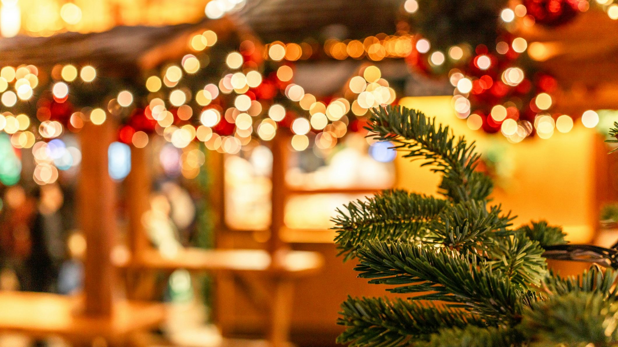Die Polizei ermittelt nach rechtsextremer Beschallung auf einem Weihnachtsmarkt.