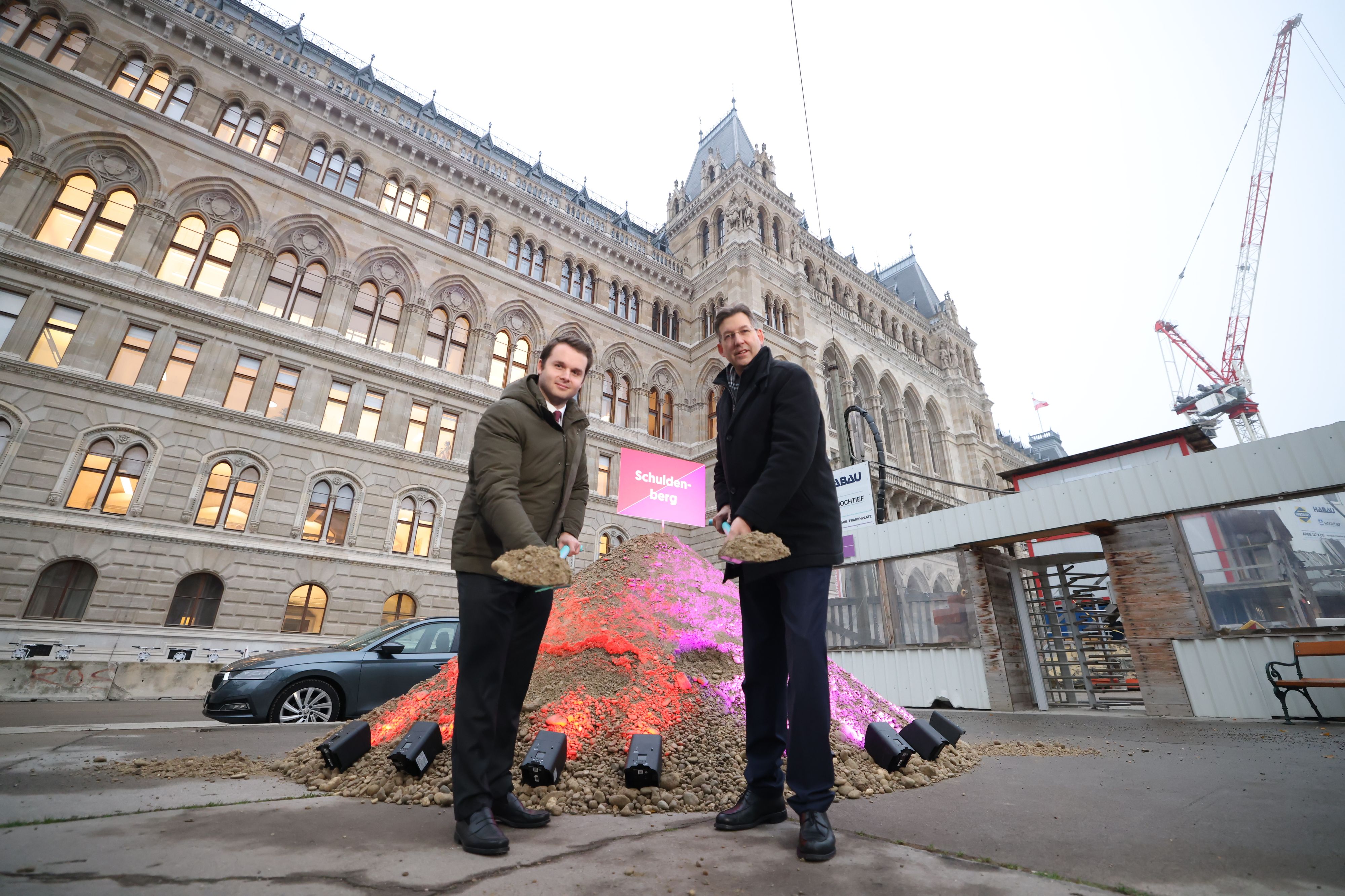 Heute.at - Auf Sand gebaut – ÖVP prangert Wiener Schuldenberg an