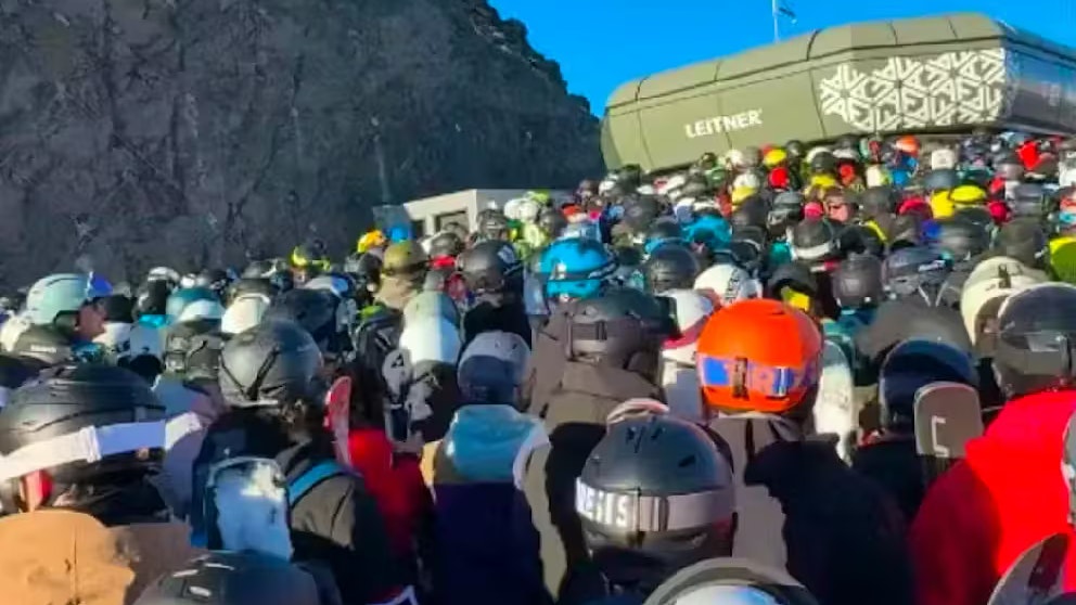 Heute.at - Winterdrama in den Dolomiten: Viele Leute, kaum Schnee