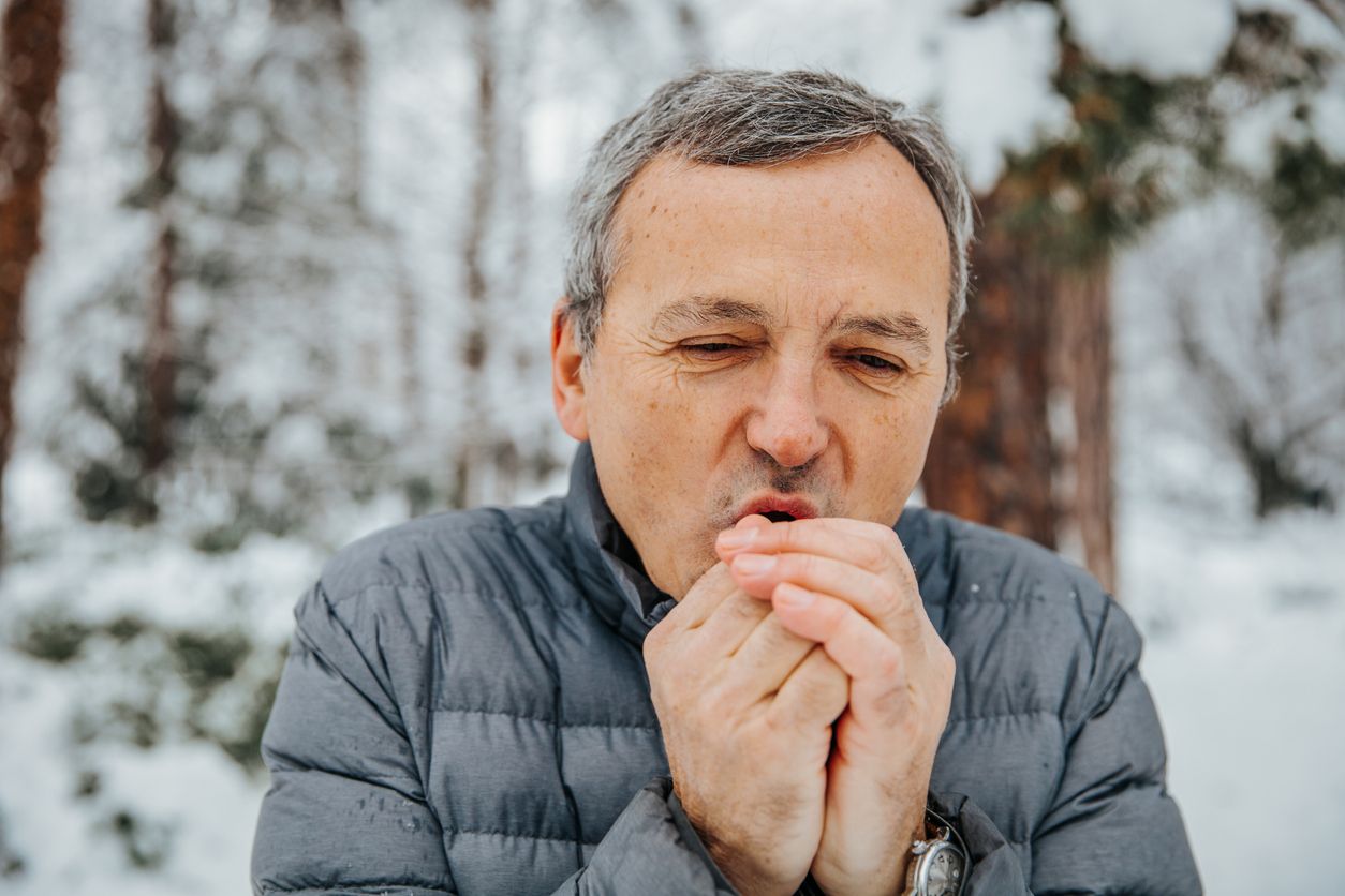 Nur weil man draußen friert, heißt das noch nicht, dass eine Erkältung folgen muss.