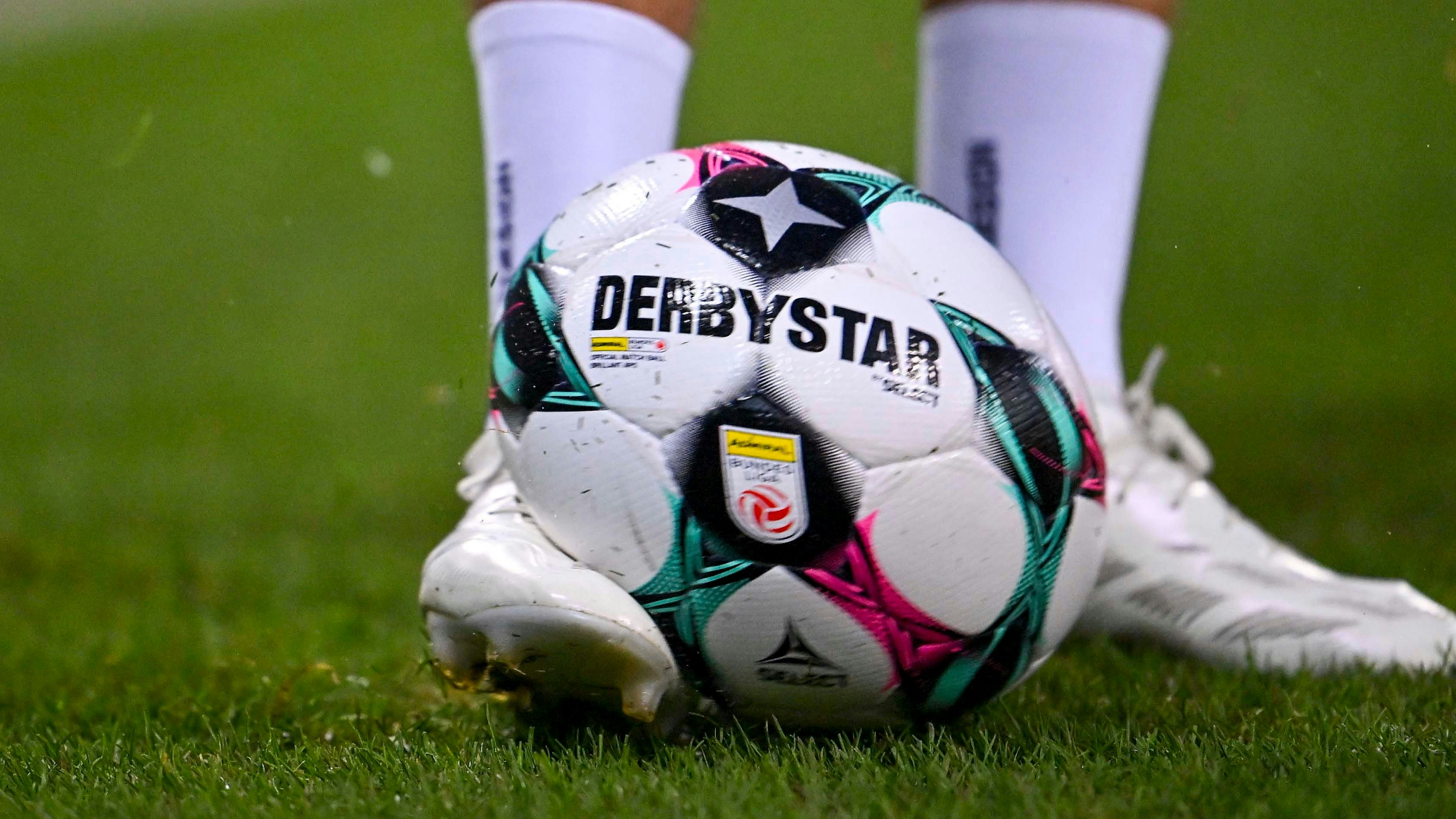 Heute.at - So viel verdienen Profi-Fußballer in Österreich