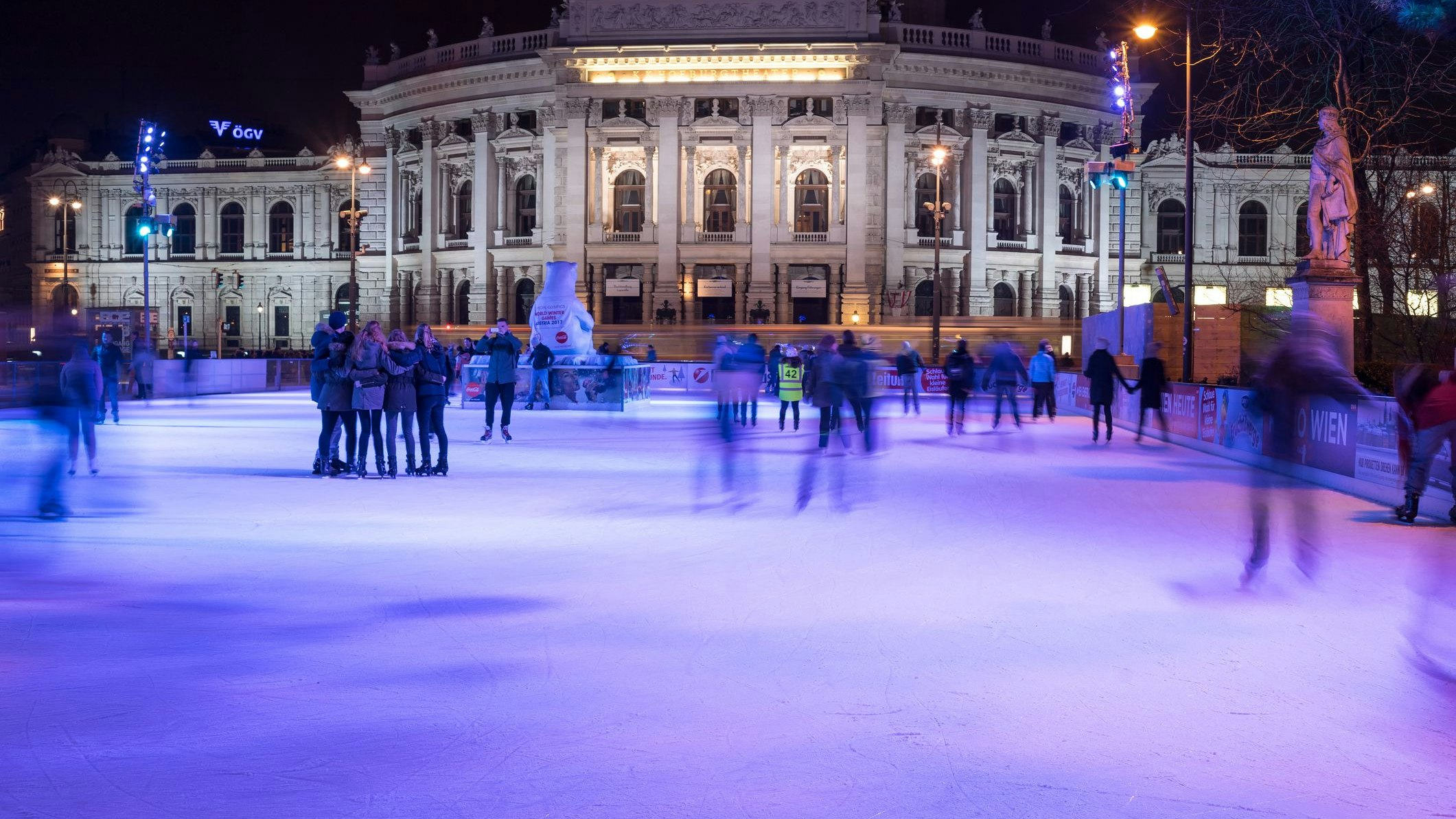 Heute.at - Einer der schönsten Eislaufplätze der Welt ist in Wien