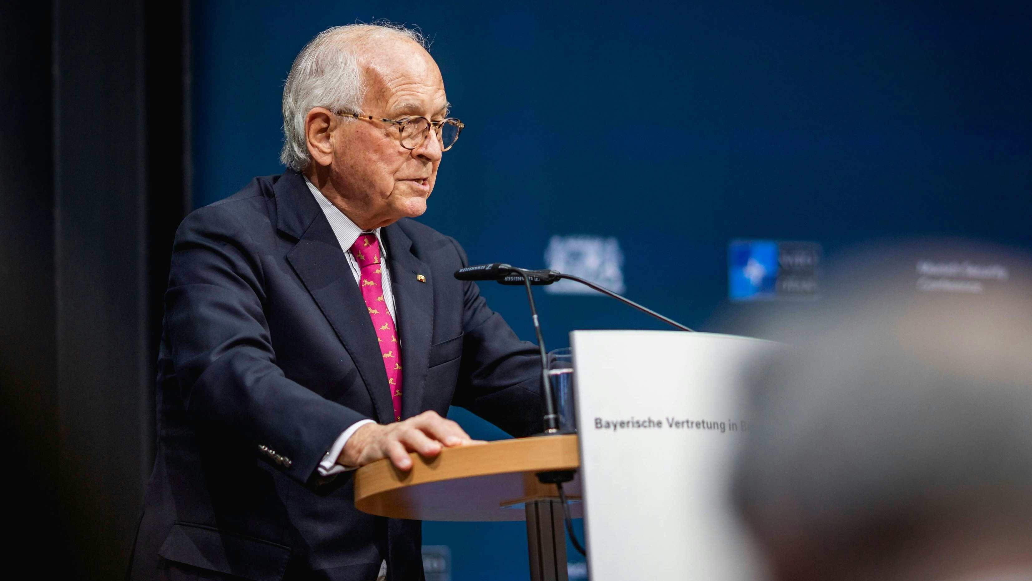 Münchner Experte sieht Waffenstillstand in weiter Ferne