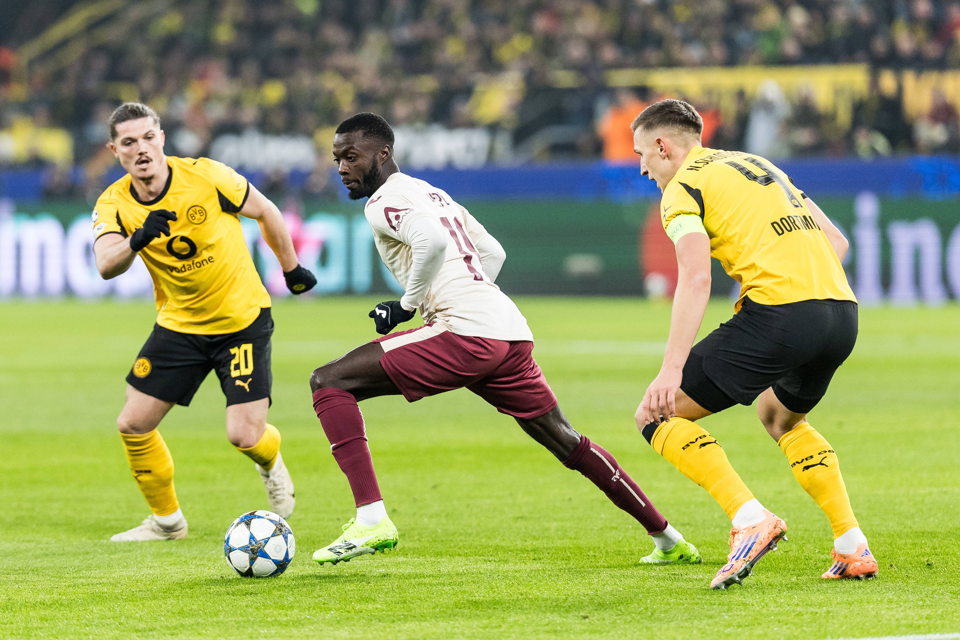 Heute.at - Kurios: Spieler ist Messi-Fan und fliegt aus Kader