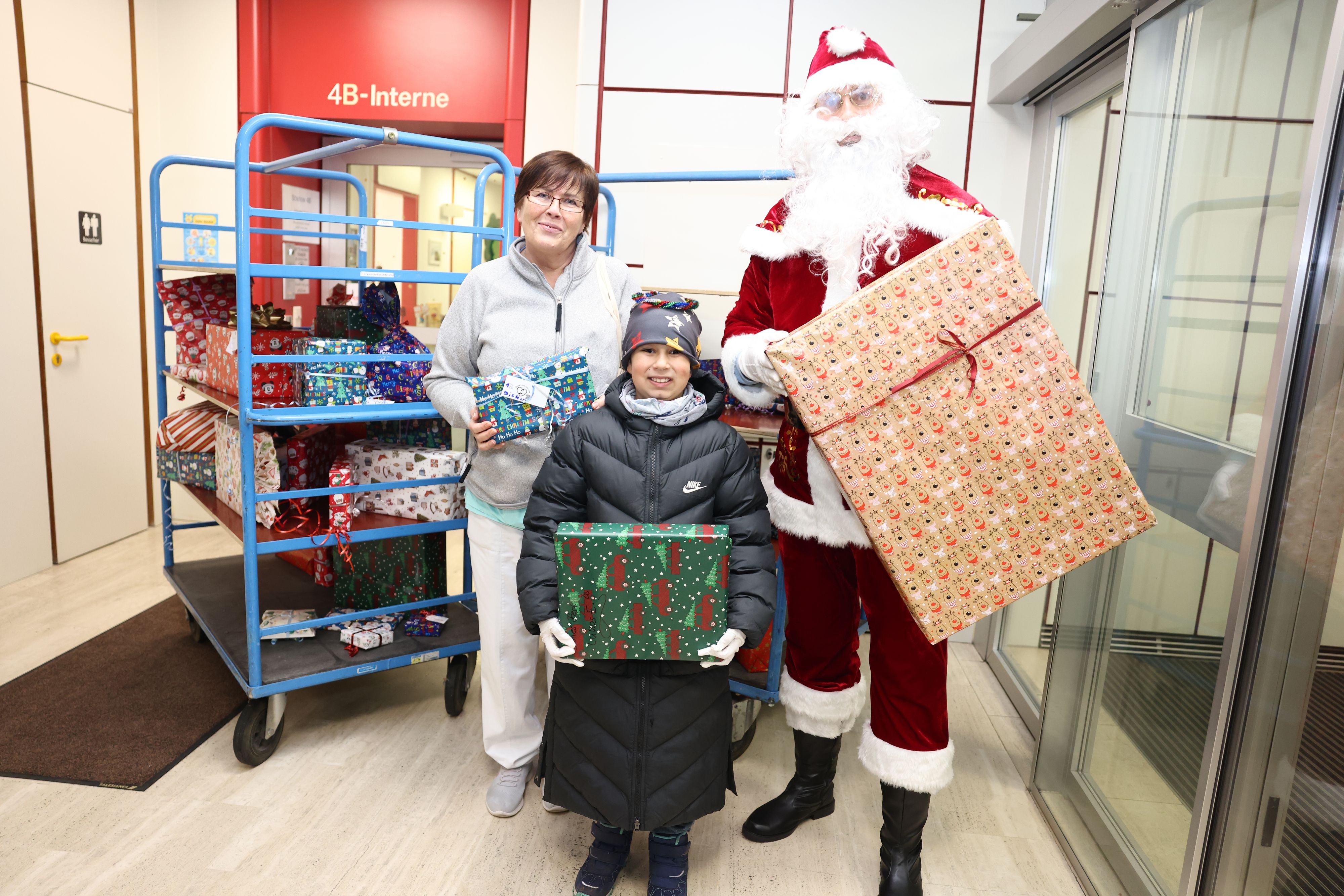Heute.at - Kind spendet Taschengeld – hilft heuer Fünfhaus-Santa