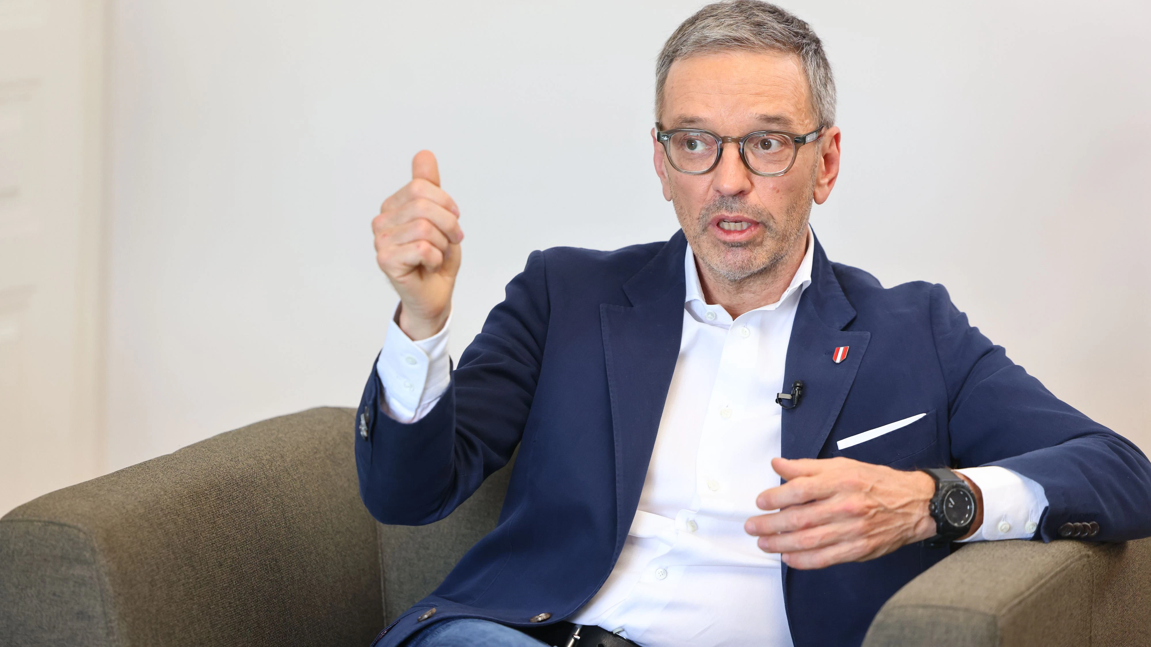 20250506 / interview mit fpö chef herbert kickl in seinem büro in wien reichsratstrasse / foto: sabine hertel / tageszeitung heute