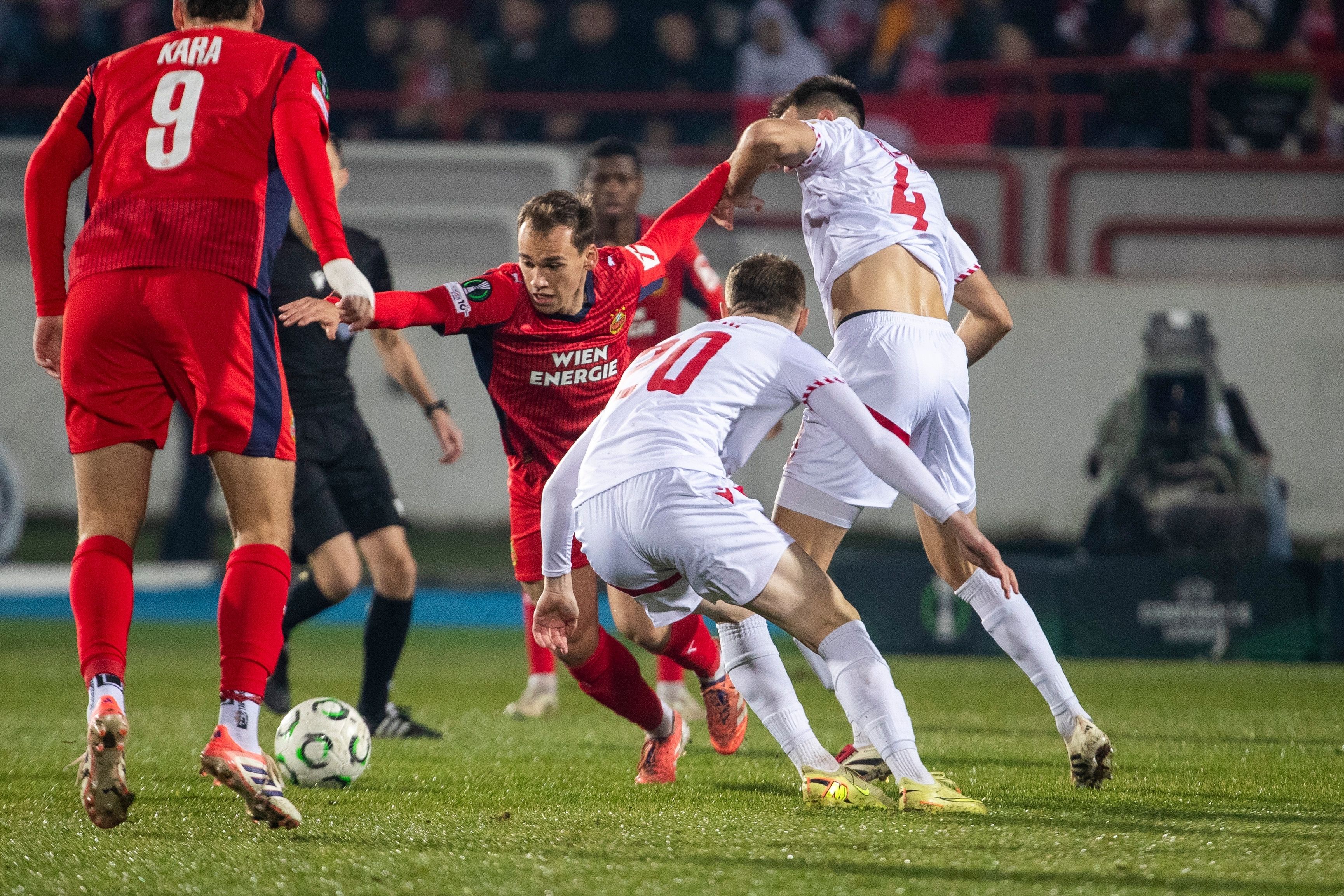 Heute.at - 1:1! Rapid verschenkt Sieg in Minute 93