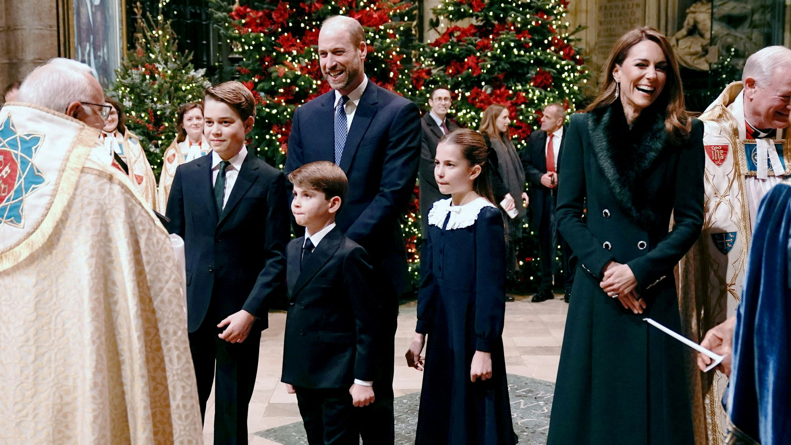  Prinz George, Prinz William, Prinz Louis, Prinzessin Charlotte und Prinzessin Kate (v.l.) beim 'Together At Christmas' Carol Service in der Westminster Abbey.