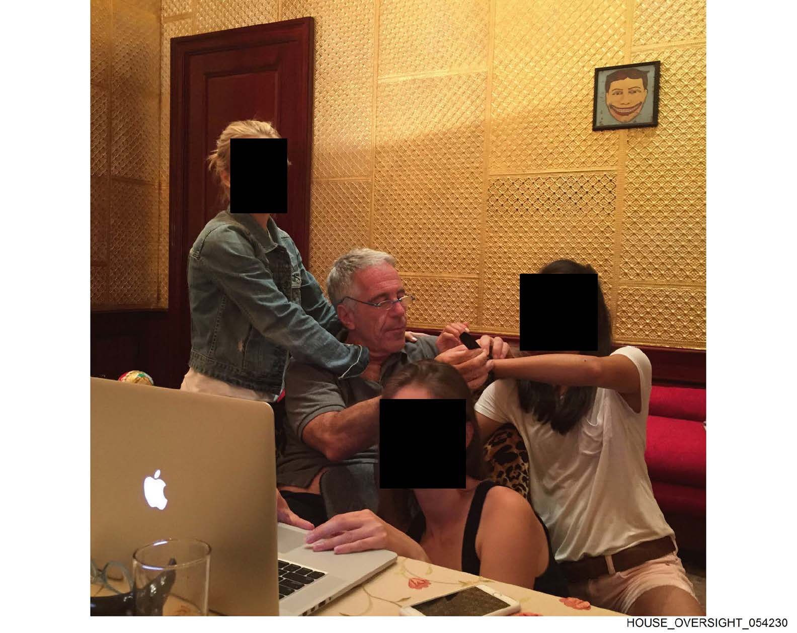 Fall Jeffrey Epstein: Die demokraten haben nun neue Bilder veöffentlicht.