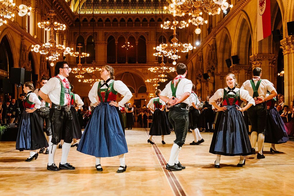 Heute.at - Glanz, Glamour, Walzer: Gewinne Karten für Wiener Bälle