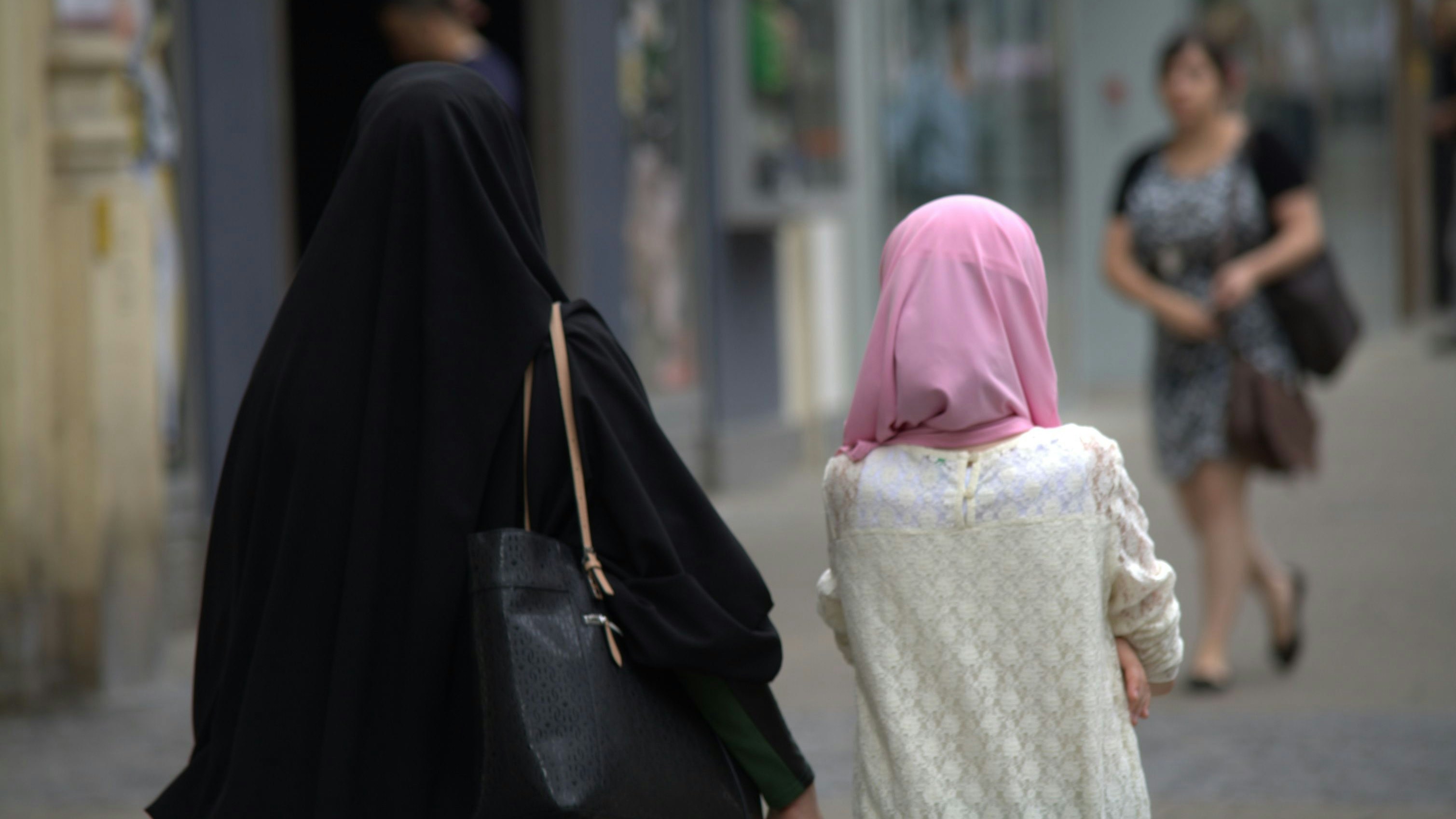 Eine deutliche Mehrheit in Österreich sieht das Zusammenleben mit Muslimen kritisch. (Symbolbild)