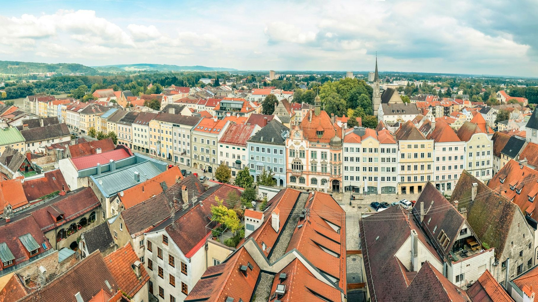 Heute.at - Mitten in Braunau – Betrunkener schrie NS-Parolen