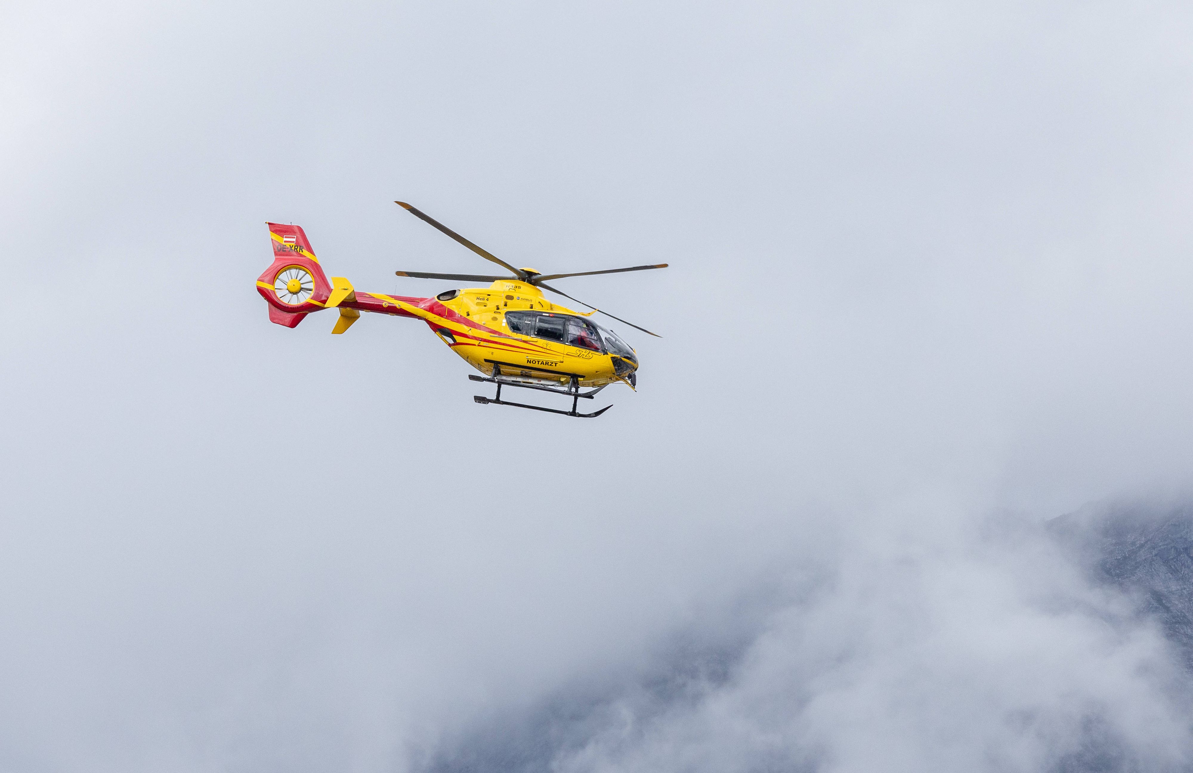 Heute.at - Tragödie im Stadel! Mann (67) von Heuballen erschlagen