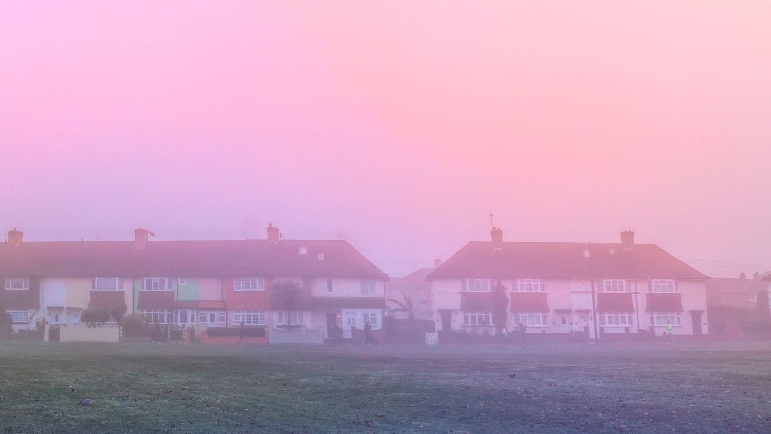 Heute.at - Mysteriös – Rosaroter Nebel hüllt Großbritannien ein