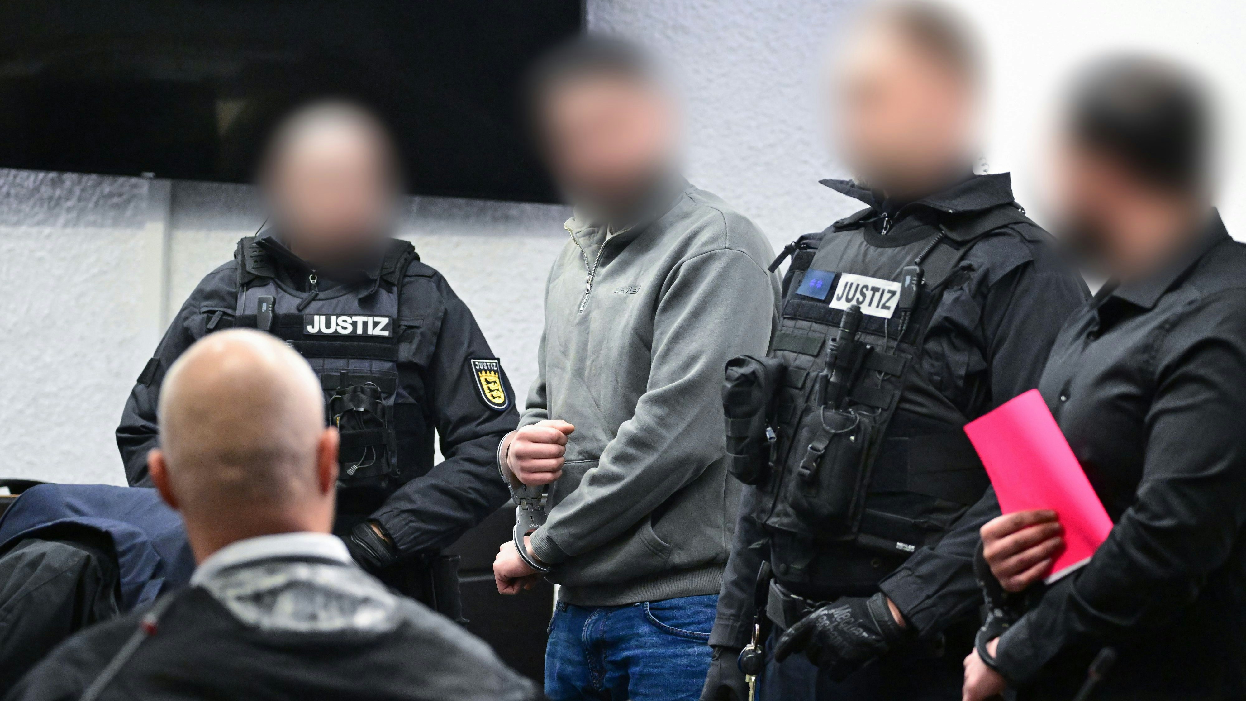 Heute.at - Eklat im Raser-Prozess! Zeuge im Gericht festgenommen