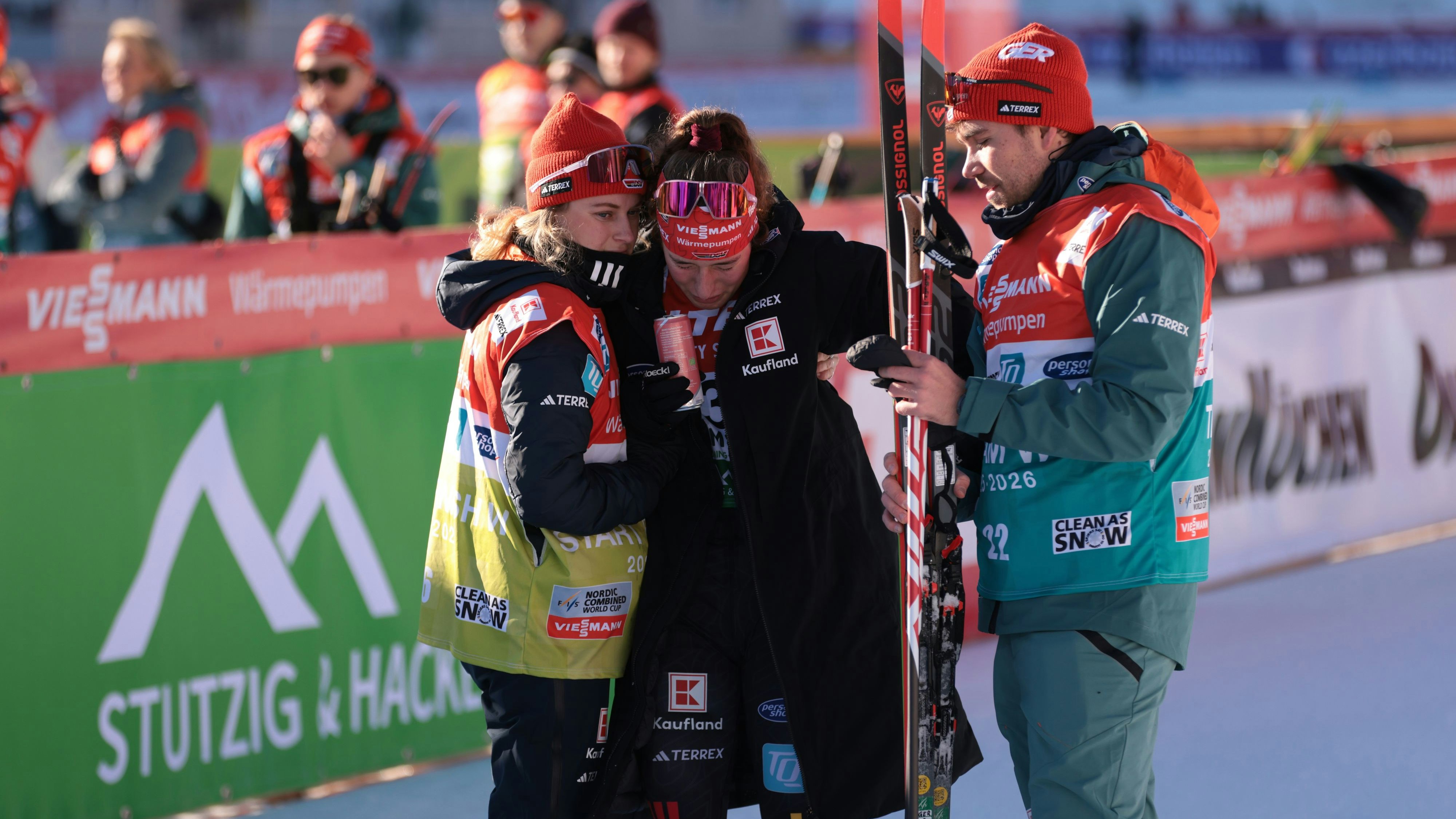 Heute.at - Gesamtweltcup-Siegerin bricht plötzlich zusammen