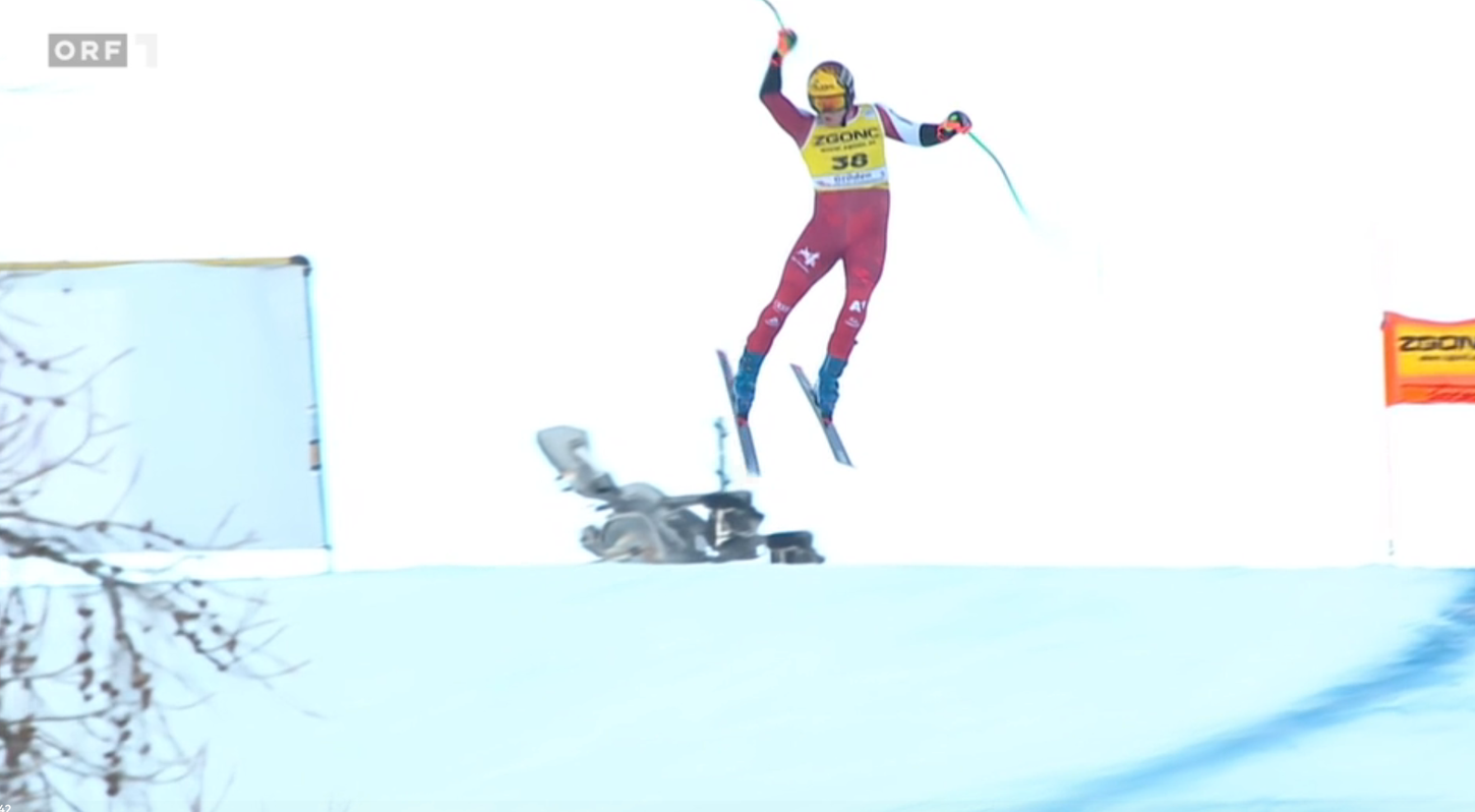 Heute.at - 5 Meter Luftstand! ÖSV-Ass sorgt für Schrecksekunde