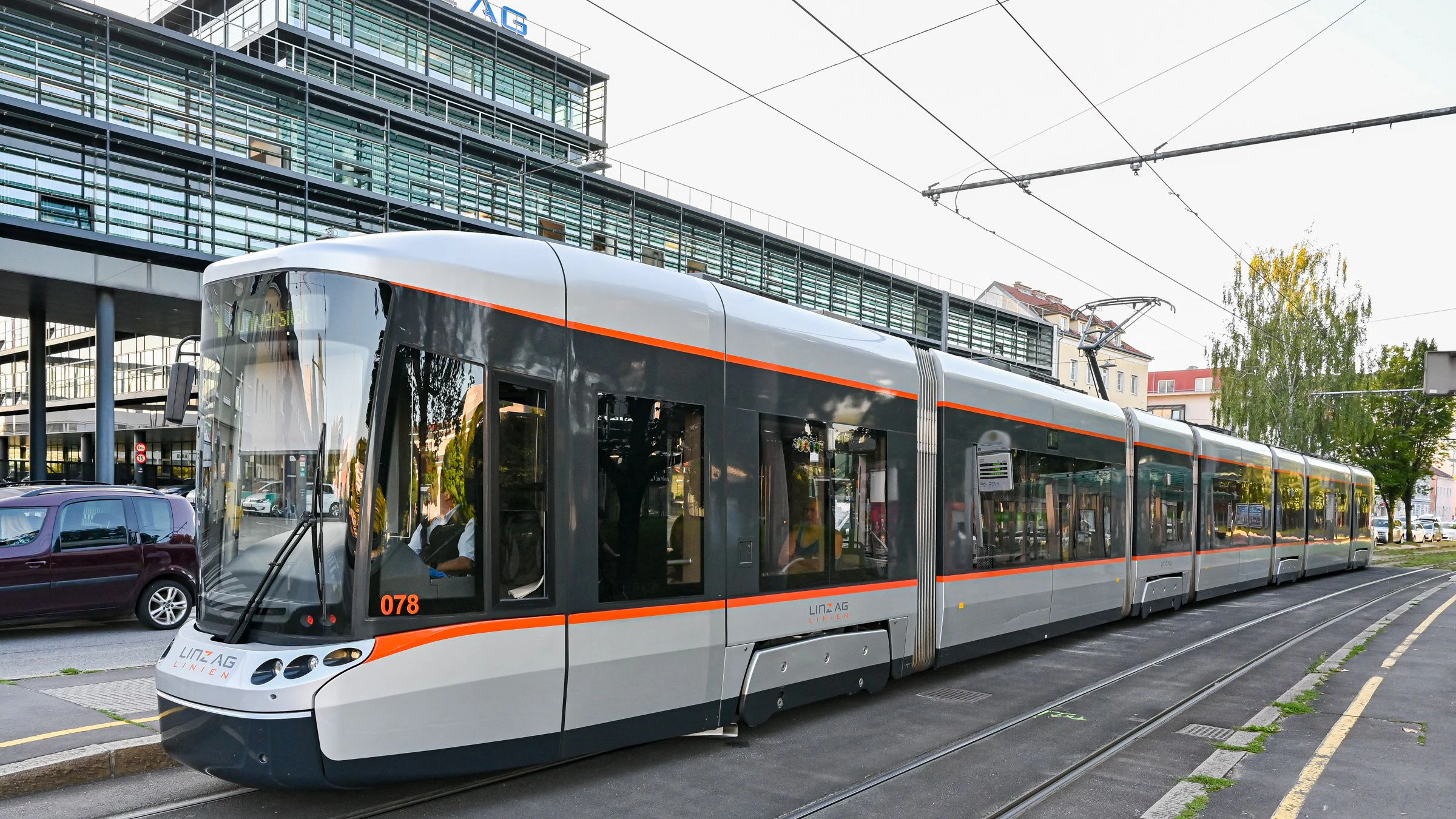 Tatort Bim: Die Schwestern wurden in einer Linzer Straßenbahn brutal attackiert. (Symbolbild)
