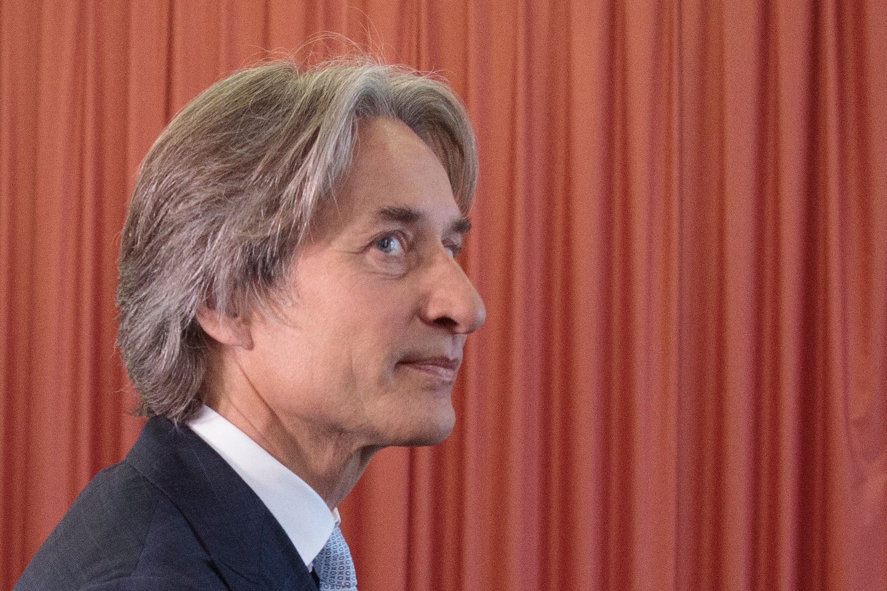 Heute.at - 1 Stunde Luxus: So wird Grassers Leben mit Fußfessel