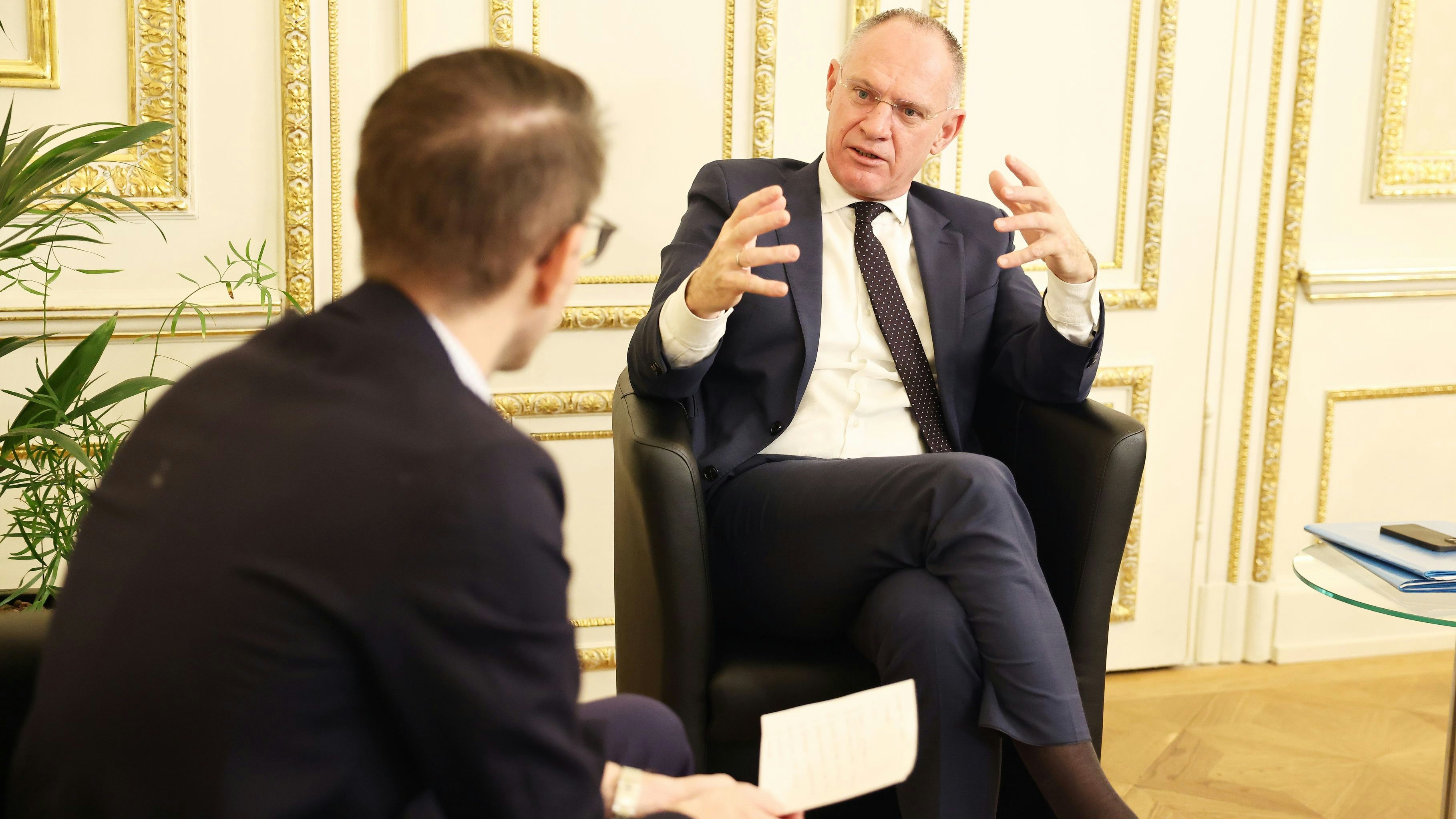 Heute.at - Karner: Sparen bei Asyl, Schutzgürtel um Österreich