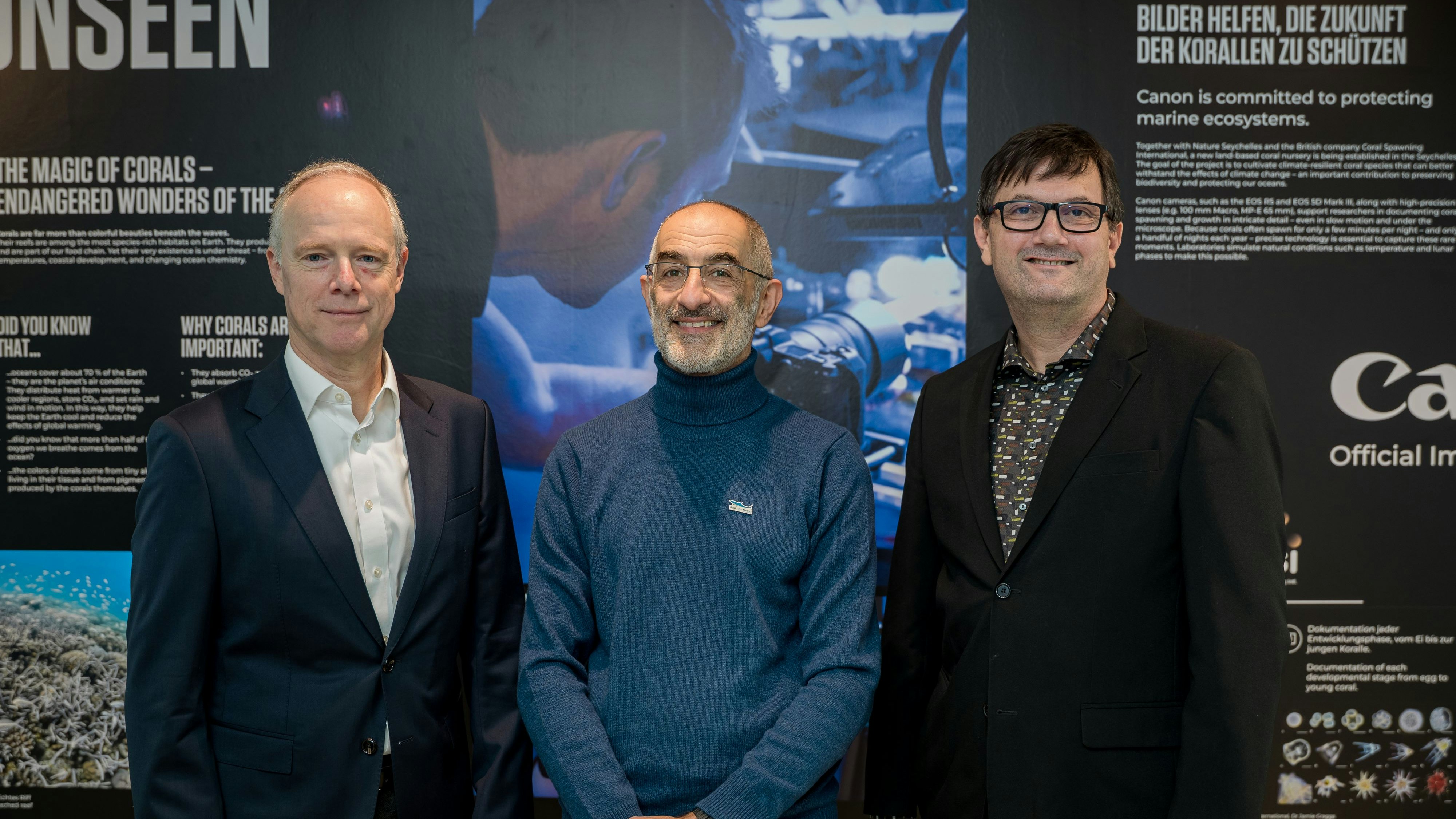 Wilbert Verheijen, Managing Director von Canon Austria, Dr. Daniel Abed-Navandi, Meeresbiologe und stellvertretender Direktor des Haus des Meeres und Johannes Loreck, Produktspezialist bei Canon Austria.