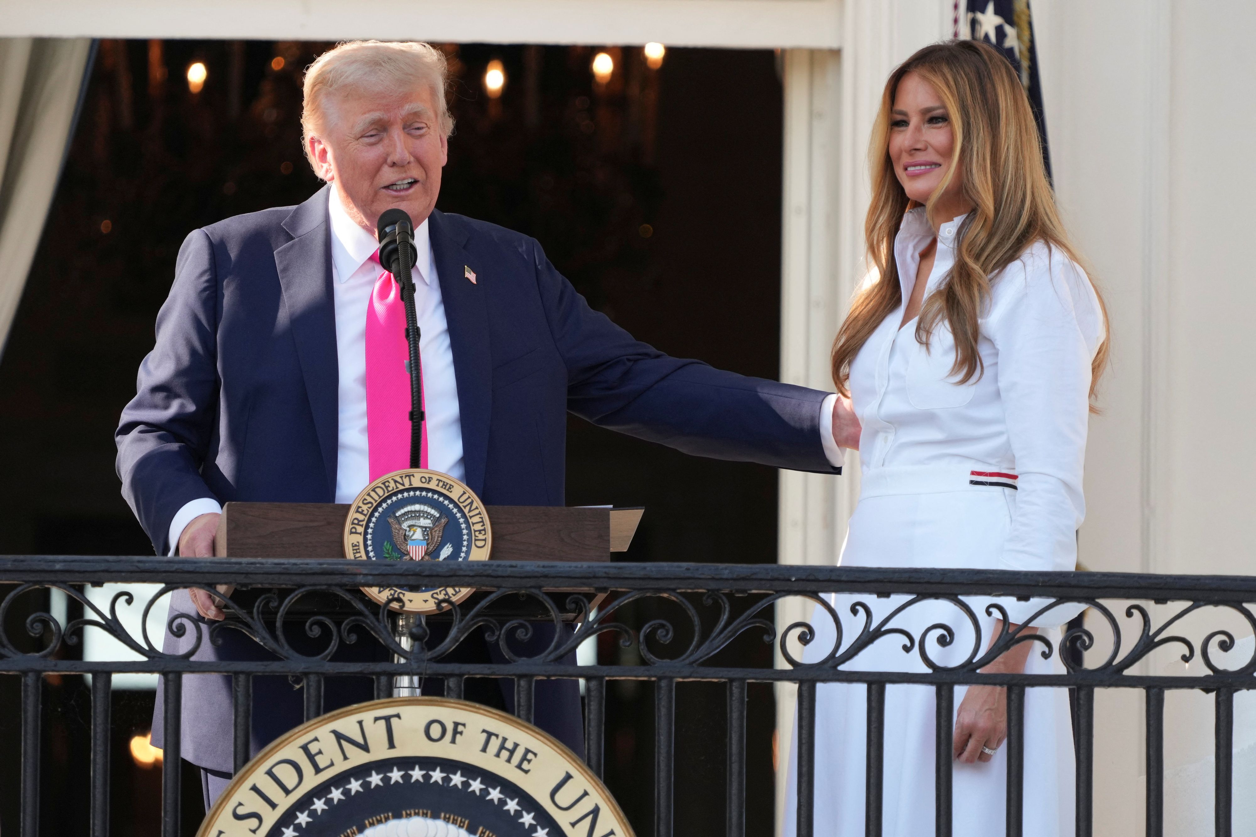 US-Präsident Donald Trump bringt Ehefrau Melania immer wieder in Verlegenheit (Archivbild).