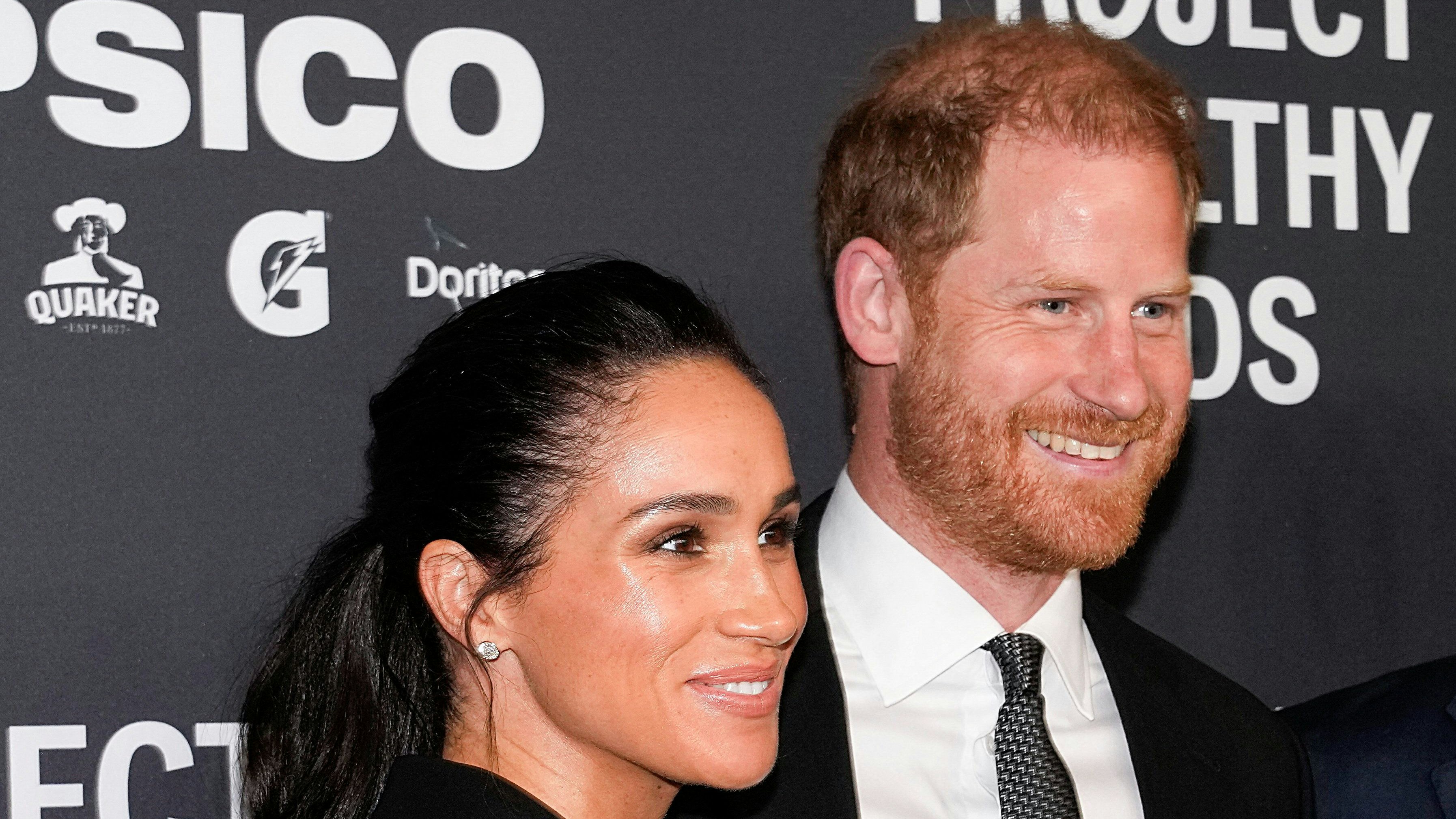 Heute.at - Charity im Minus: Harry und Meghan feuern Mitarbeiter