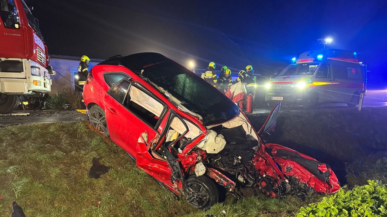 Heute.at - 19-Jähriger muss nach Frontalcrash wiederbelebt werden