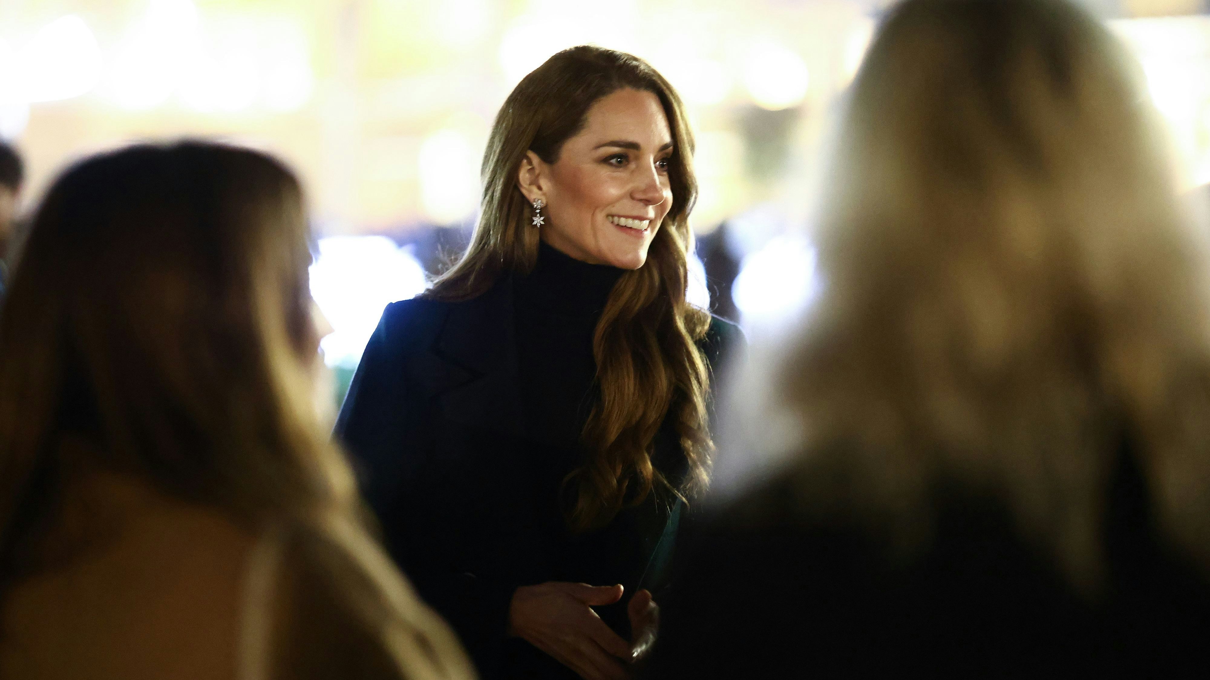 Prinzessin Kate beim Besuch des Ever After Garden im Royal Marsden Hospital. 