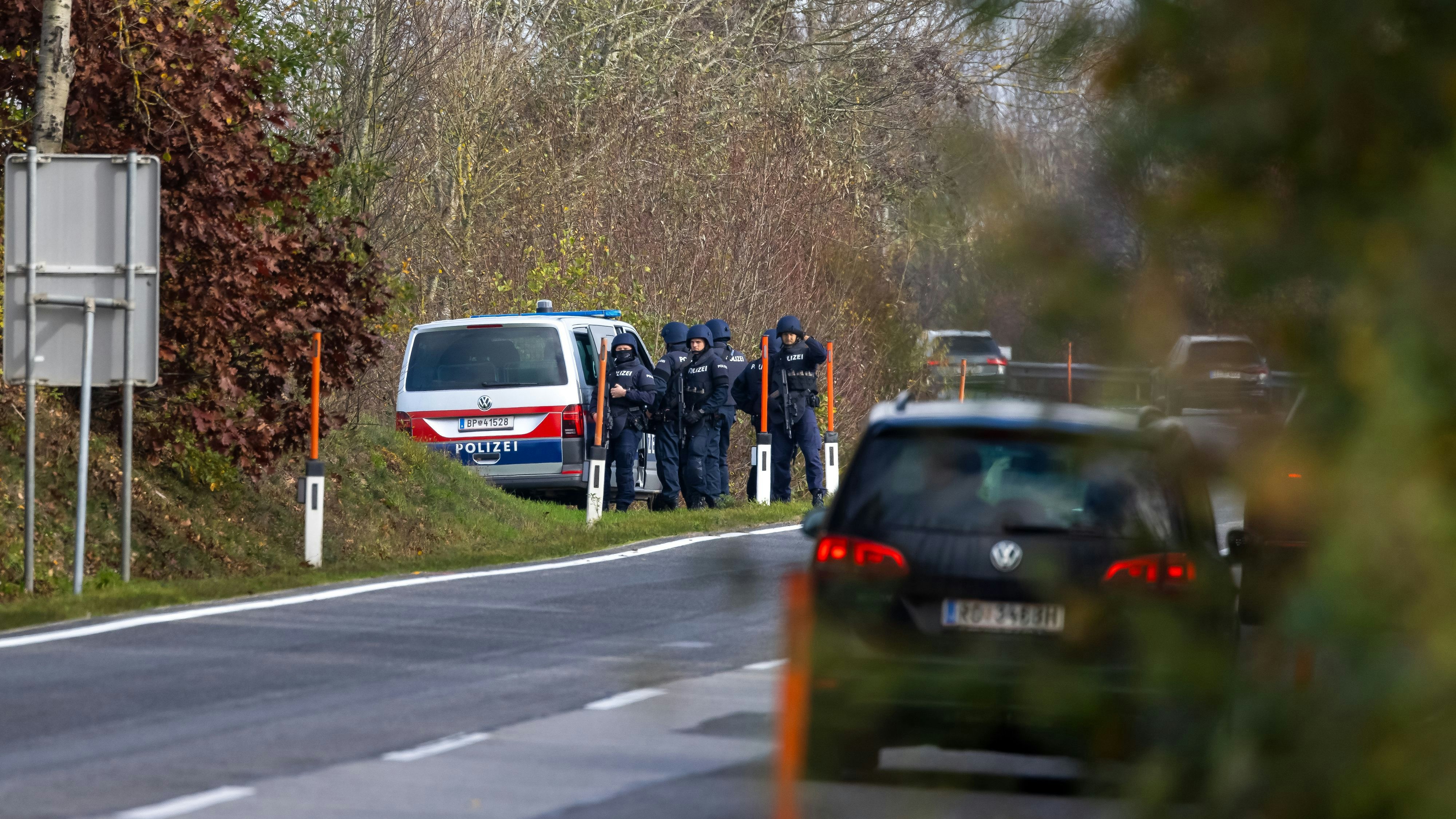 Heute.at - Bewaffneter raubt Bank aus – Großfahndung läuft