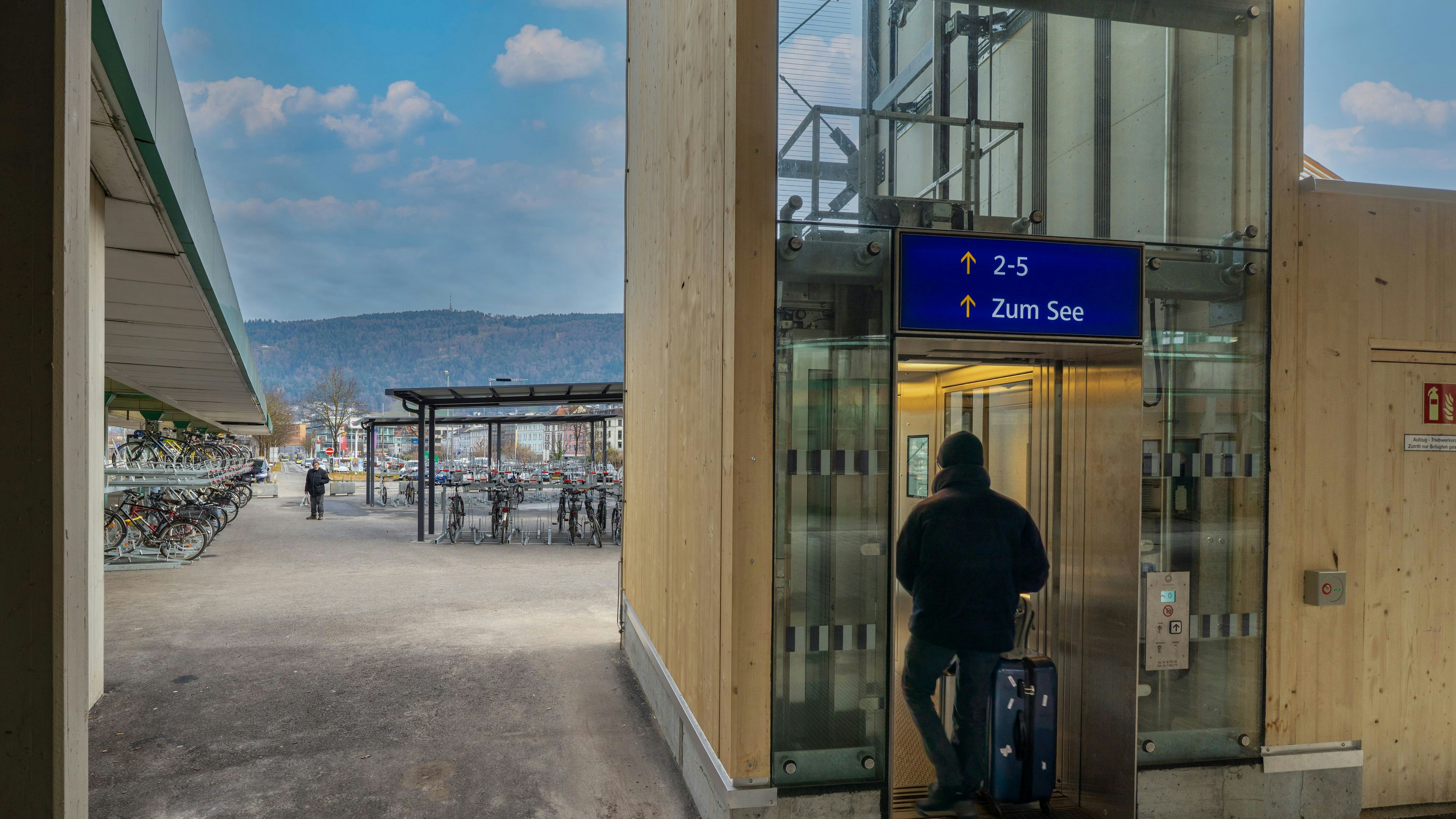 Der Liftschacht wurde komplett in Holz errichtet – ein ÖBB-weites Novum.