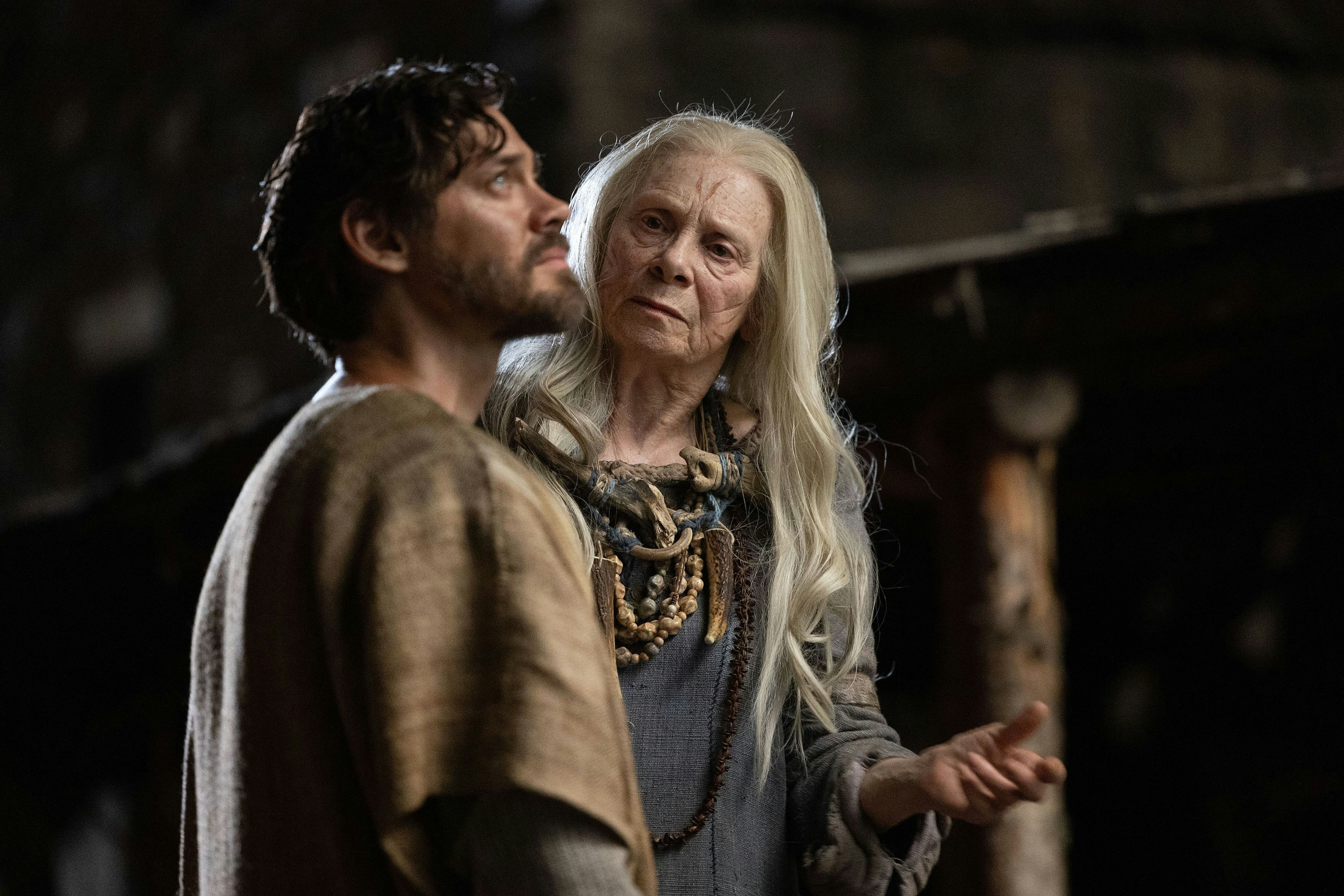 Rob (Tom Payne) macht sich mit seinem Wissen in England nicht nur Freunde: "Der Medicus 2"